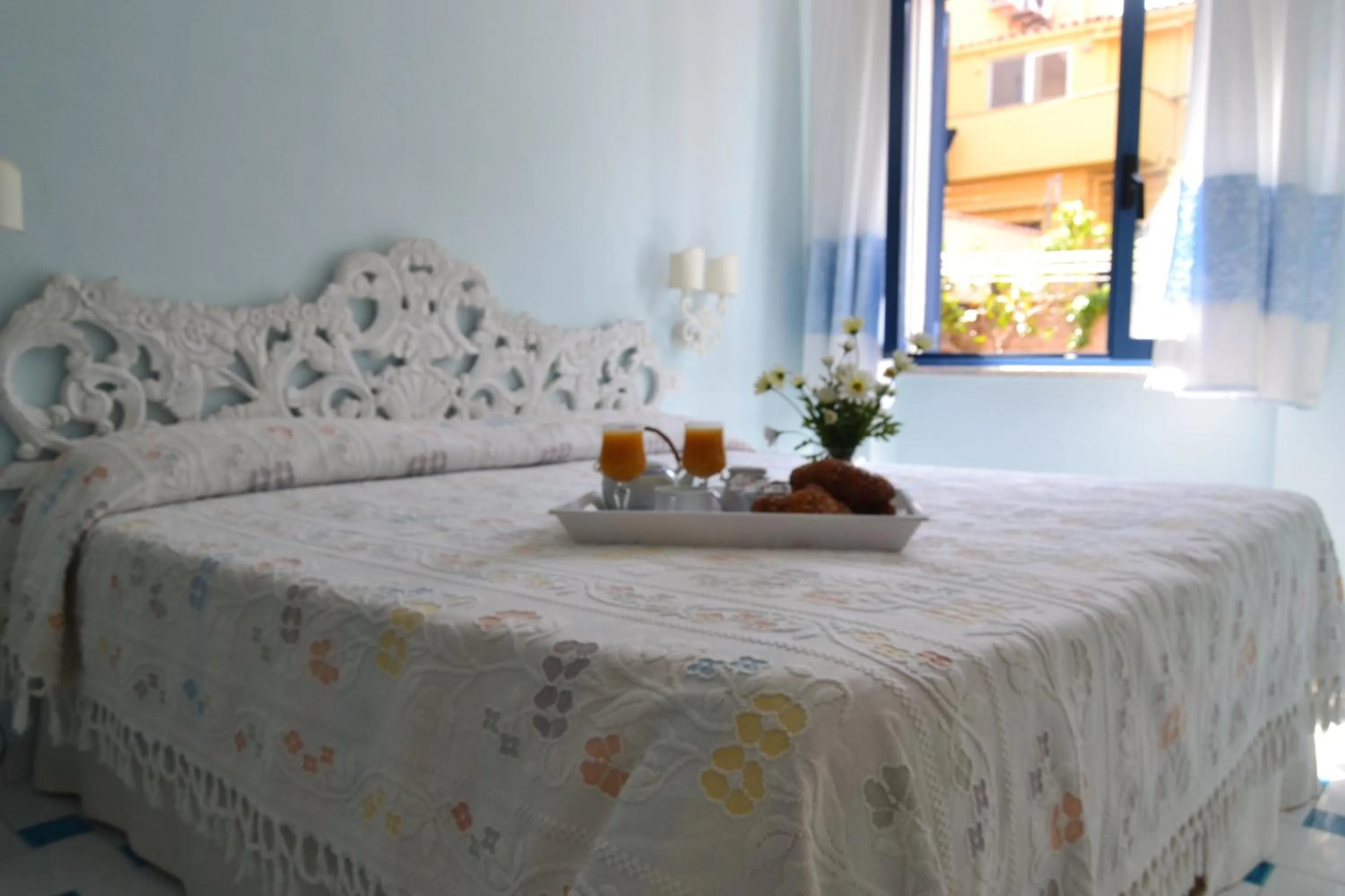 Bed in Hotel La Lampara