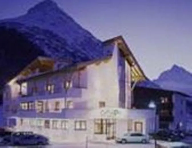 Facade/entrance in Hotel Casada - Silvretta Premium Card Betrieb