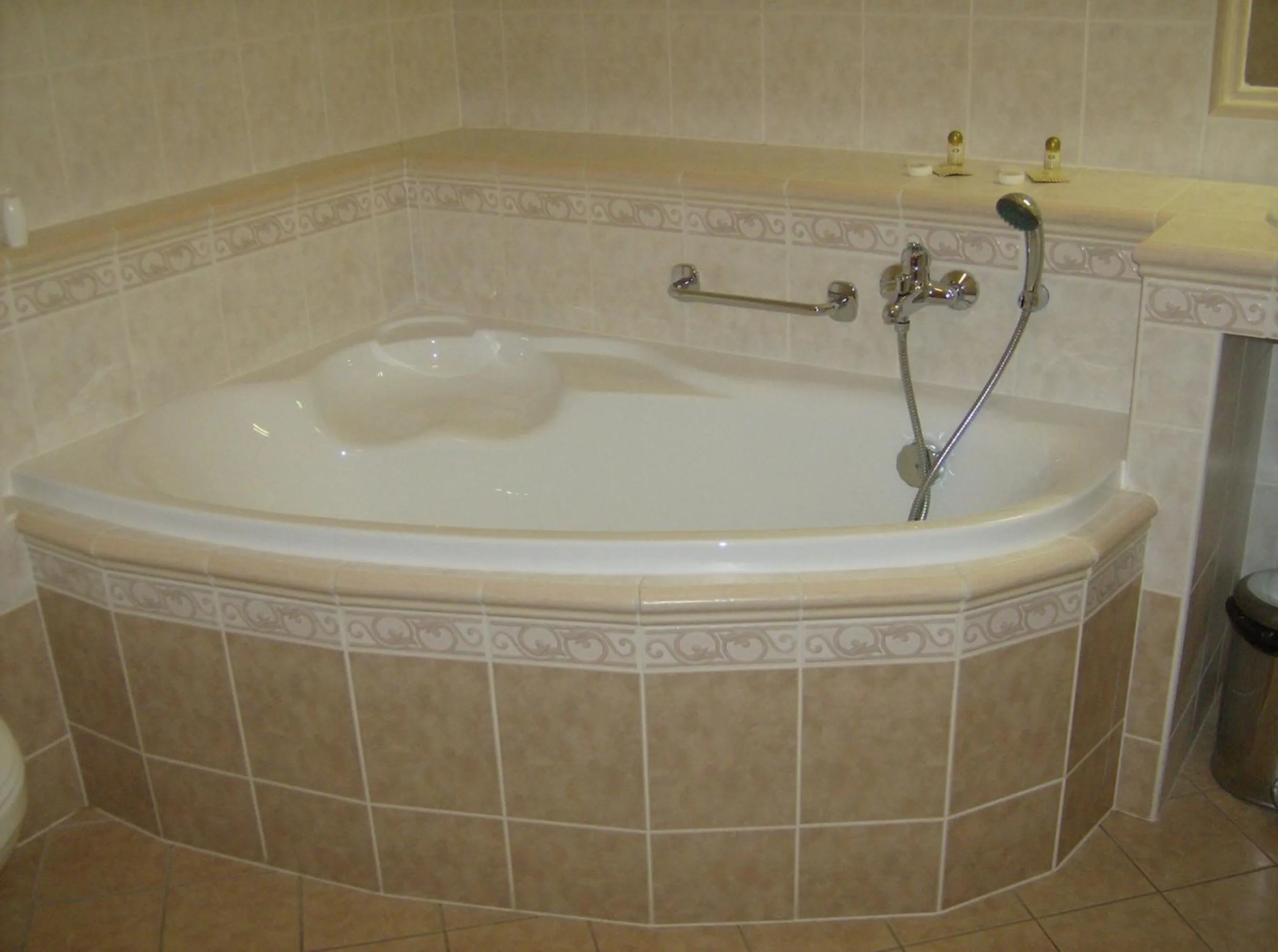 Shower in Hotel Maria