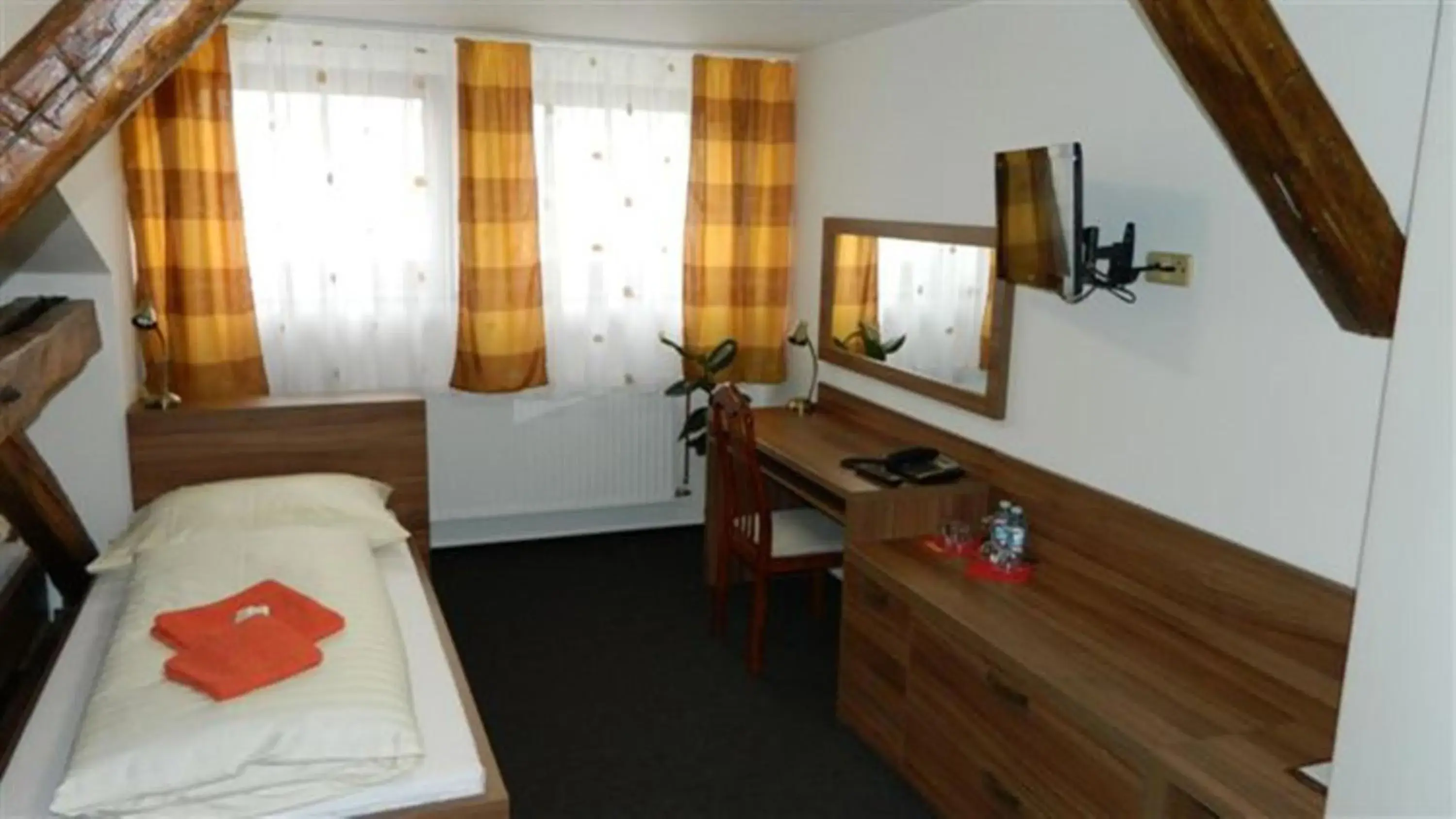 Economy Double or Twin Room in Hotel Maria Economy Double or Twin Room in Hotel Maria