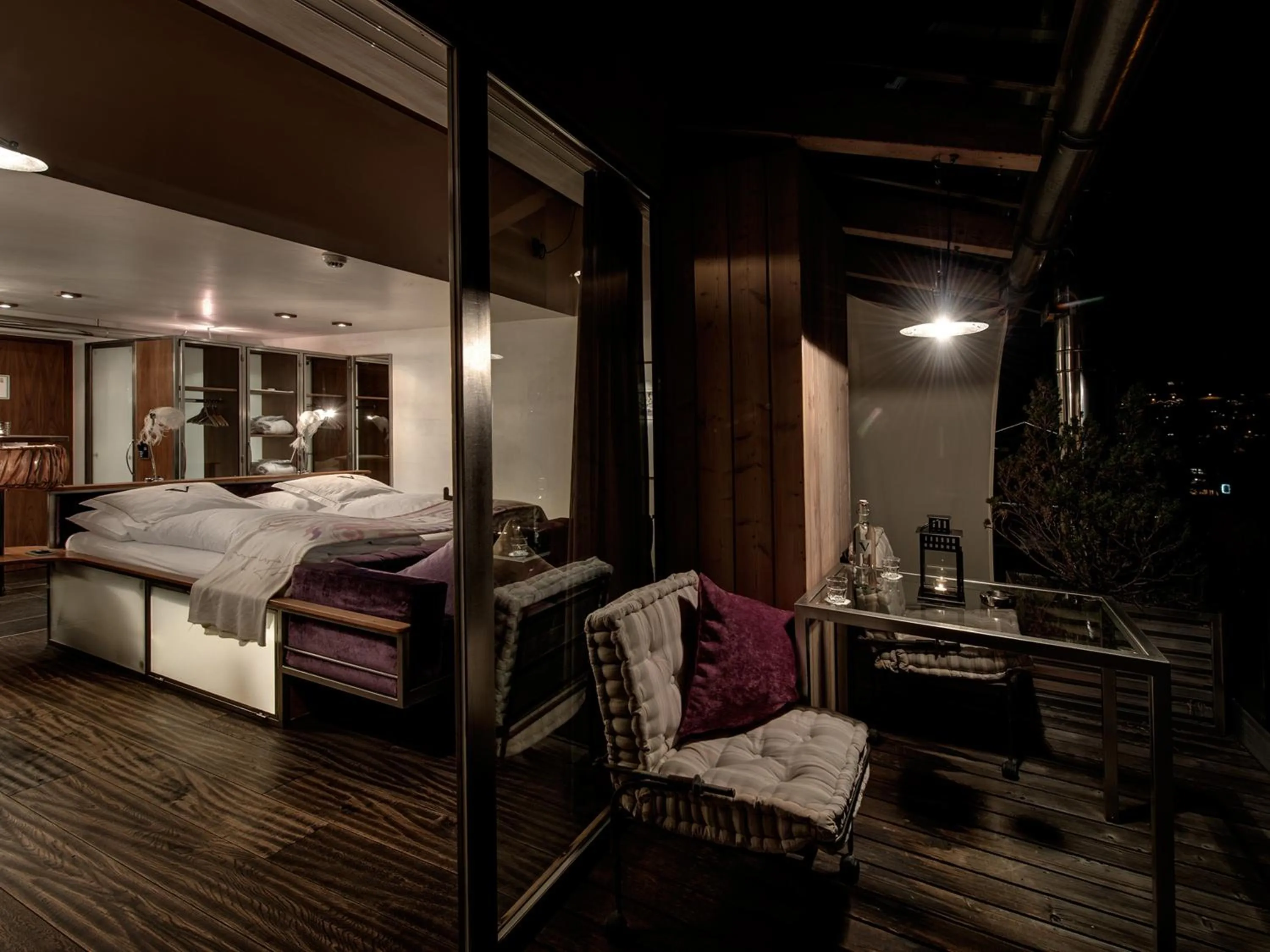 Bed in Backstage Boutique SPA Hotel