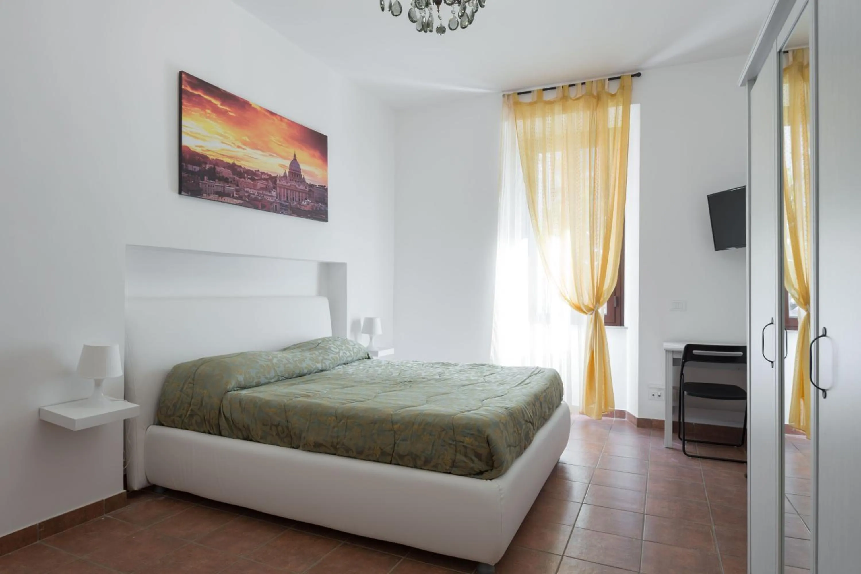 Bed in Cornelia Penthouse