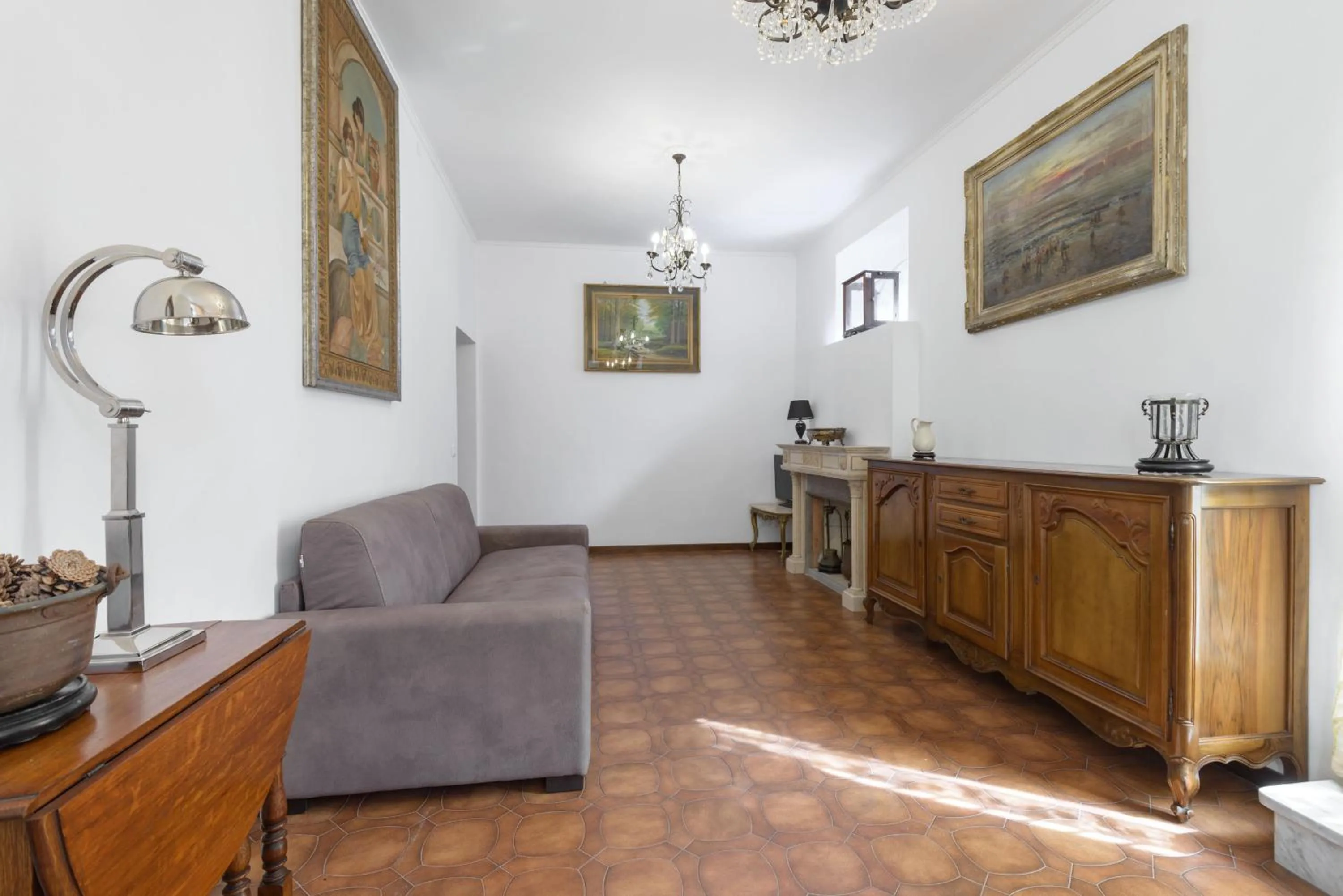 Communal lounge/ TV room in Cornelia Penthouse