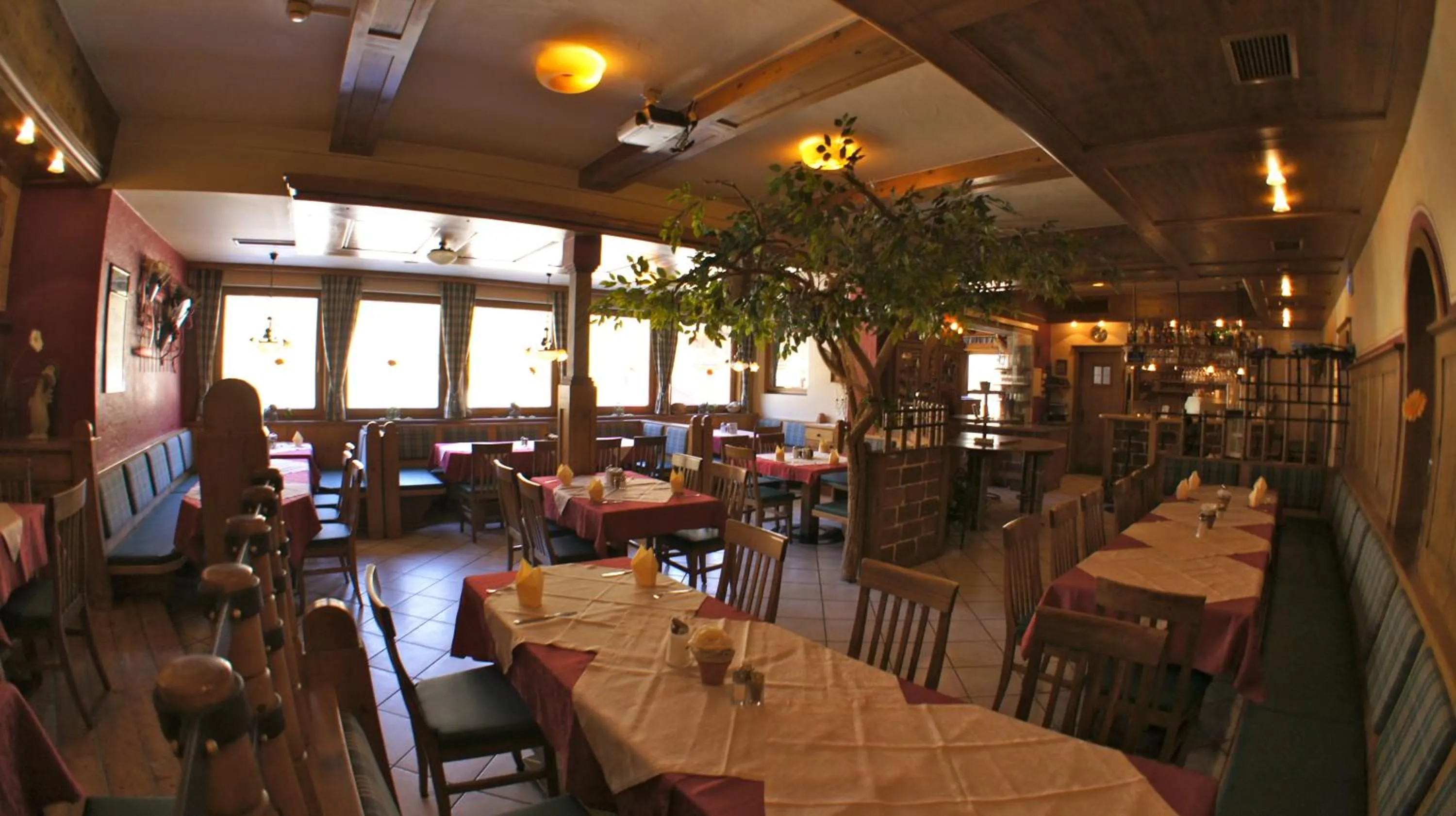 Restaurant/places to eat in Hotel Schweizerhof