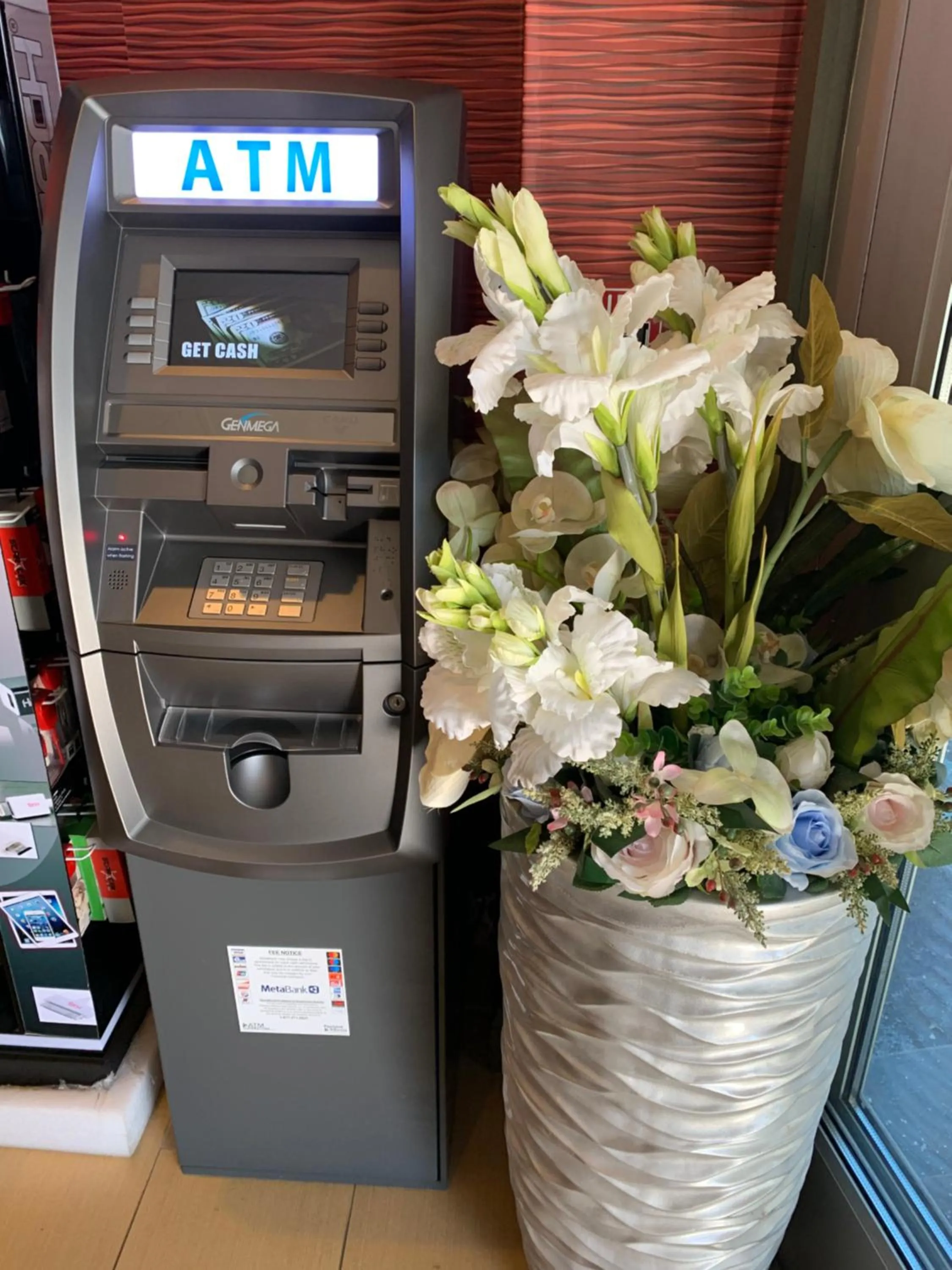 ATM in Red Carpet Inn Elmwood