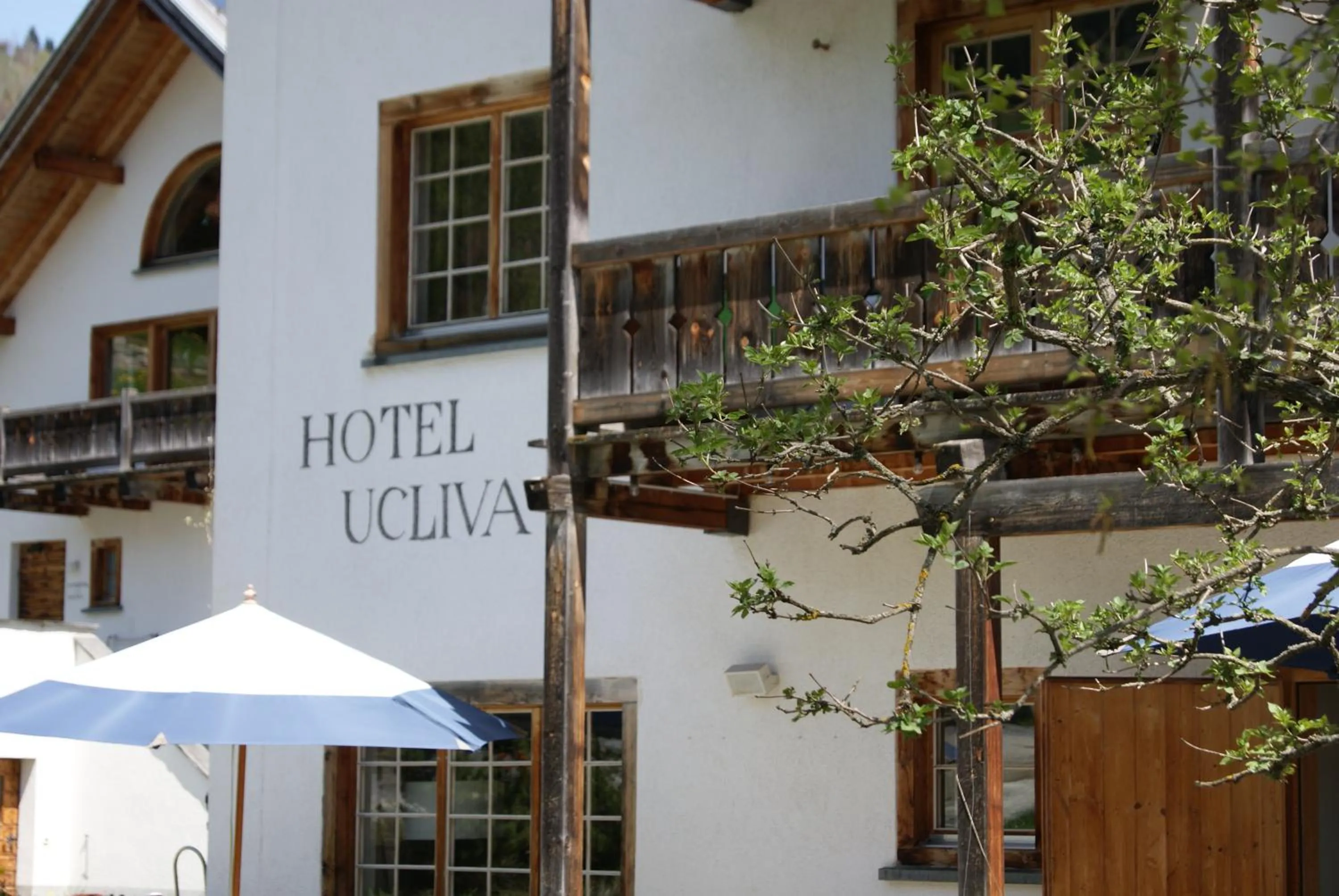 Facade/entrance in Hotel Ucliva