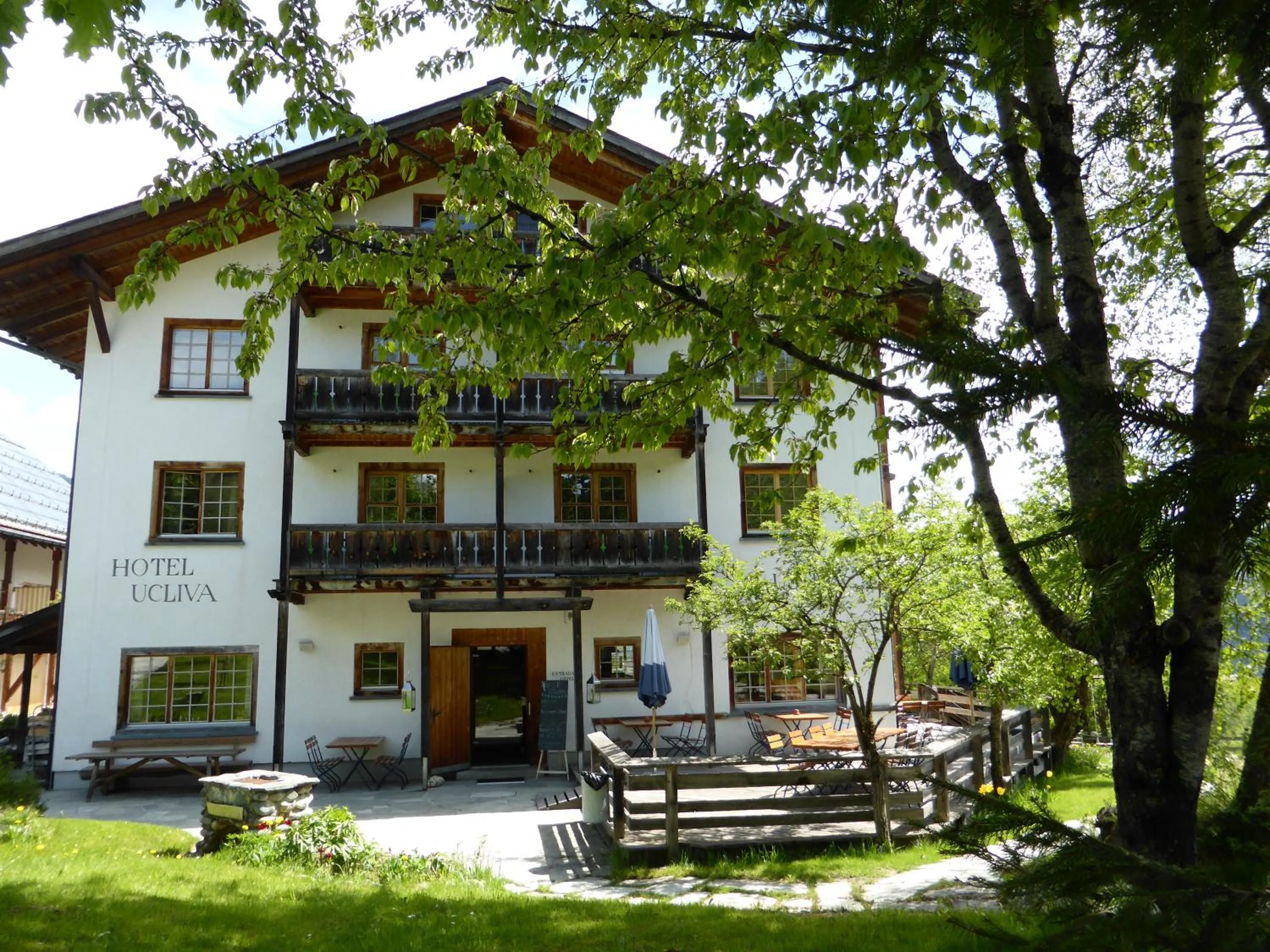 Facade/entrance in Hotel Ucliva