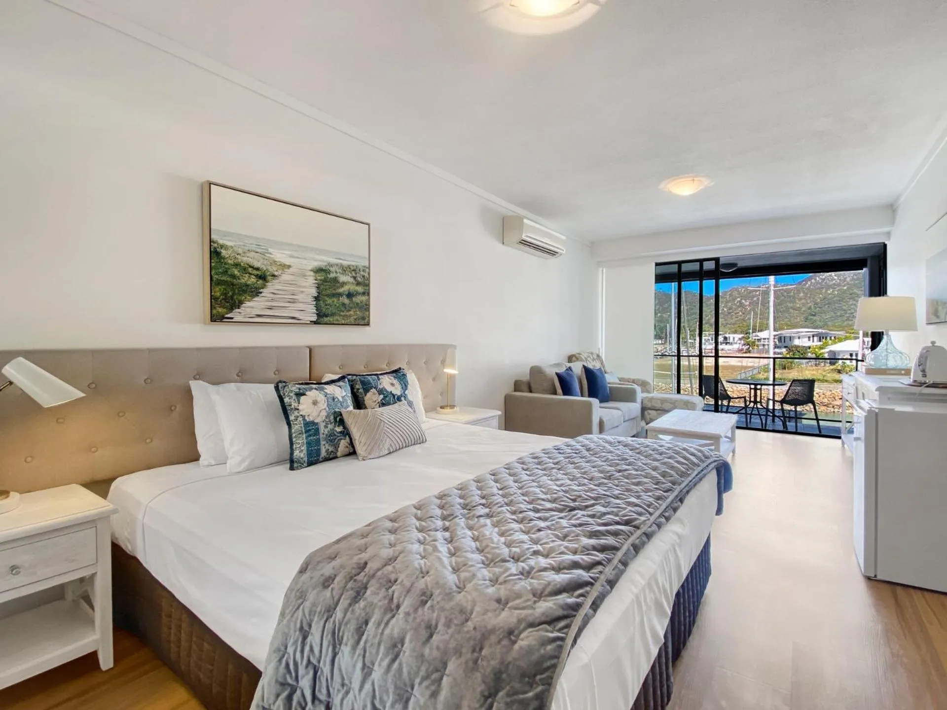 Bed in Blue on Blue Studio Room 1242