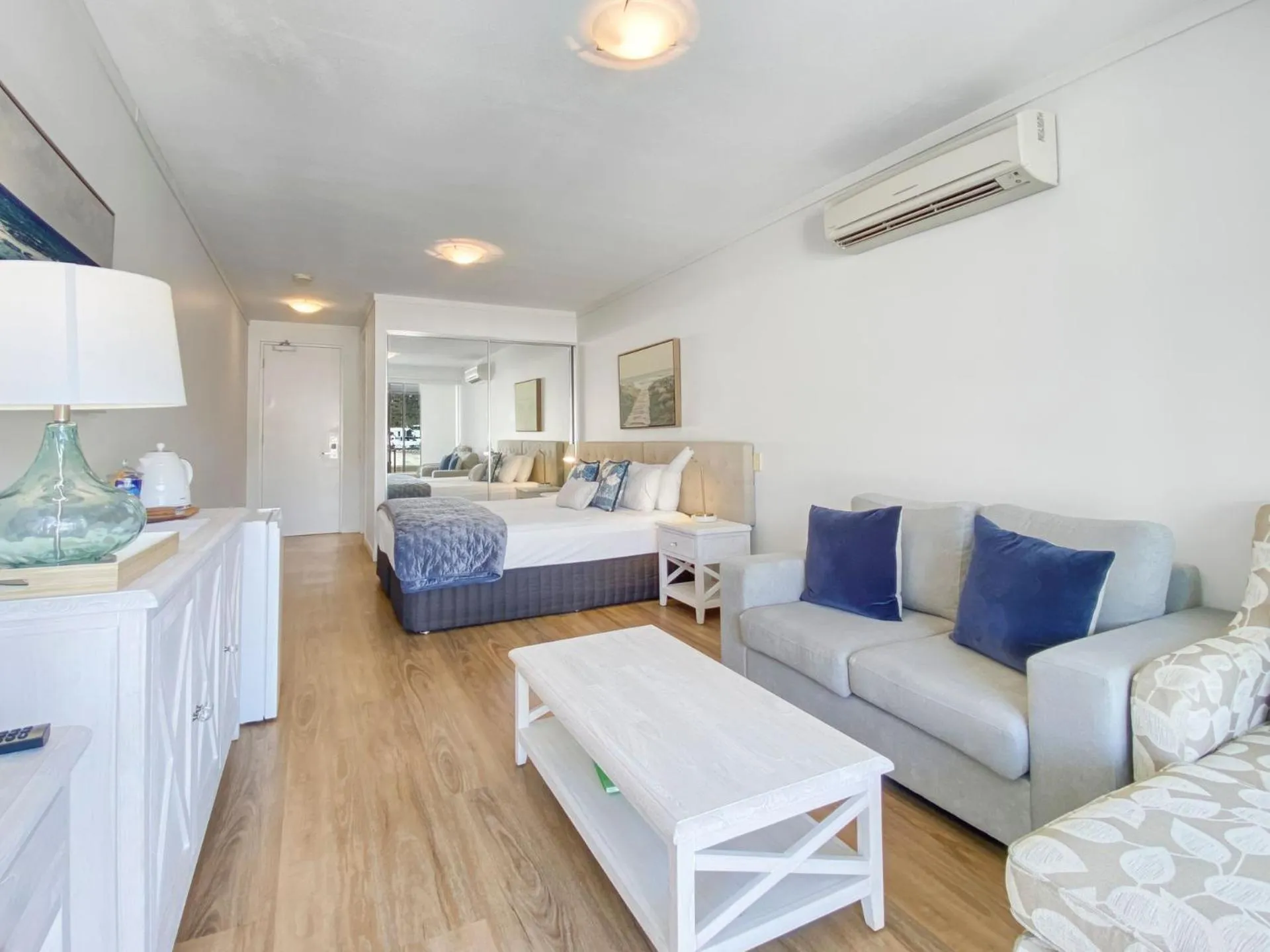 Blue on Blue Studio Room 1242