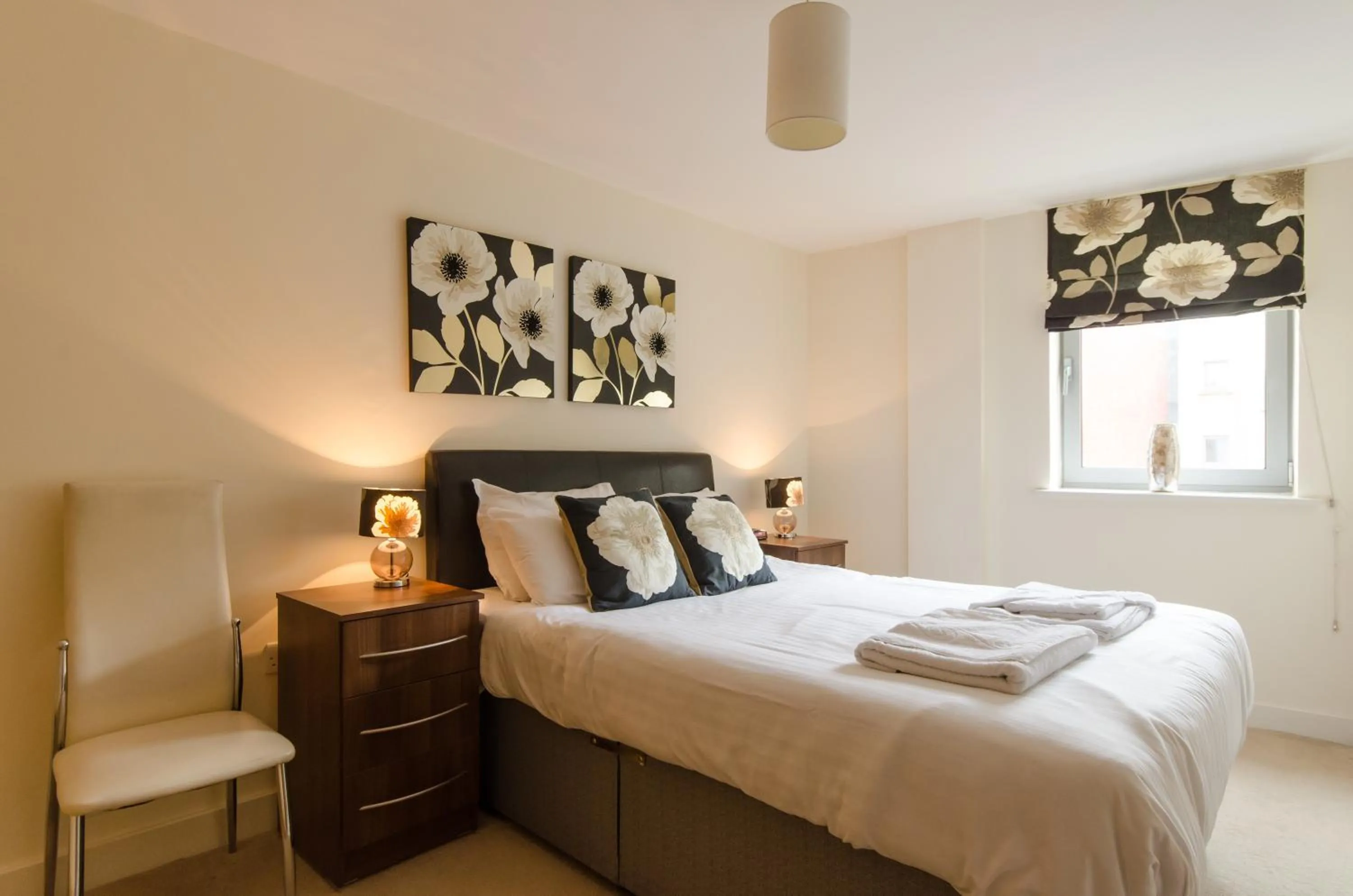Bedroom, Bed in Hamilton Court Apartments from Your Stay Bristol