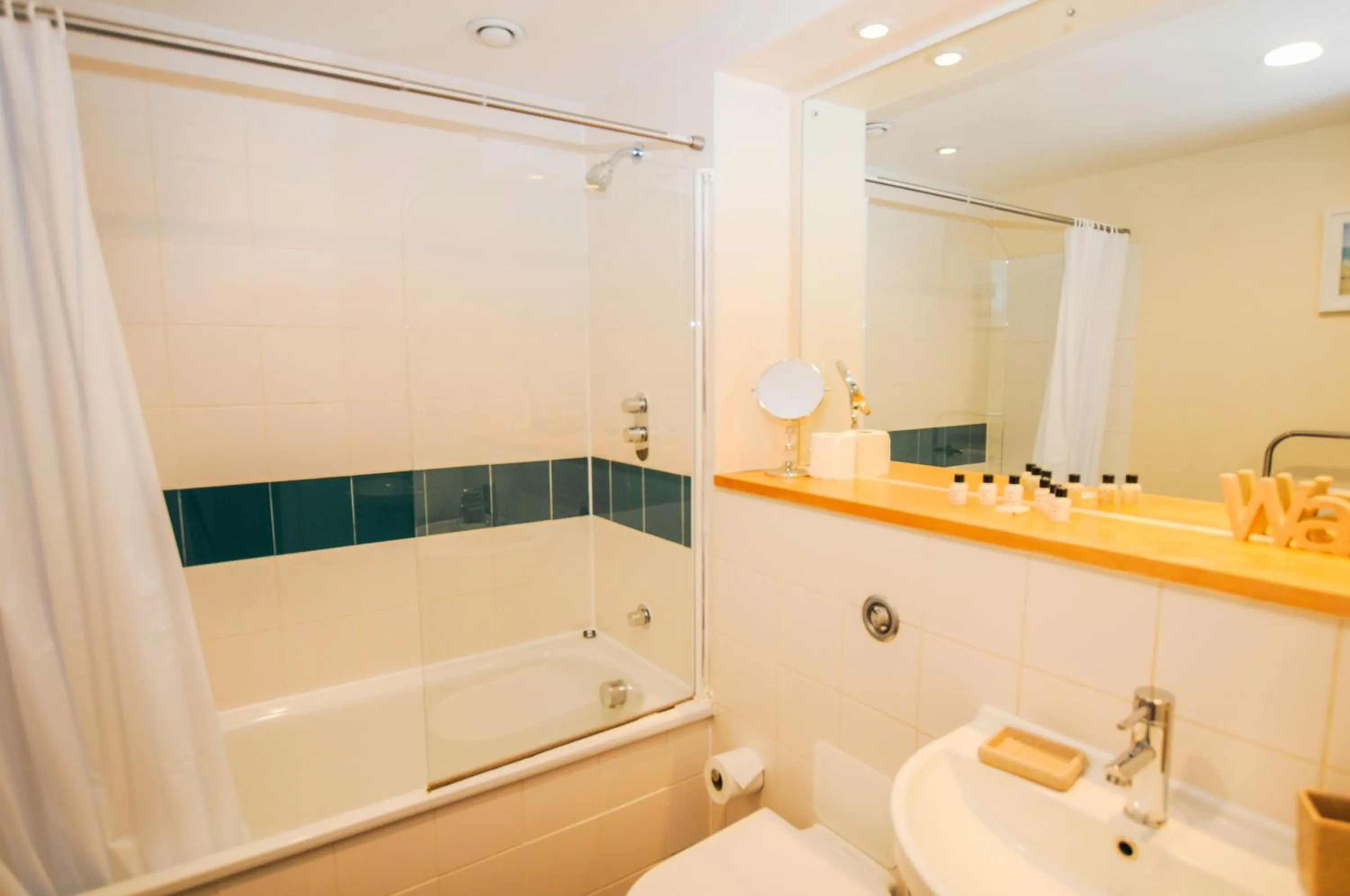 Bathroom in Hamilton Court Apartments from Your Stay Bristol