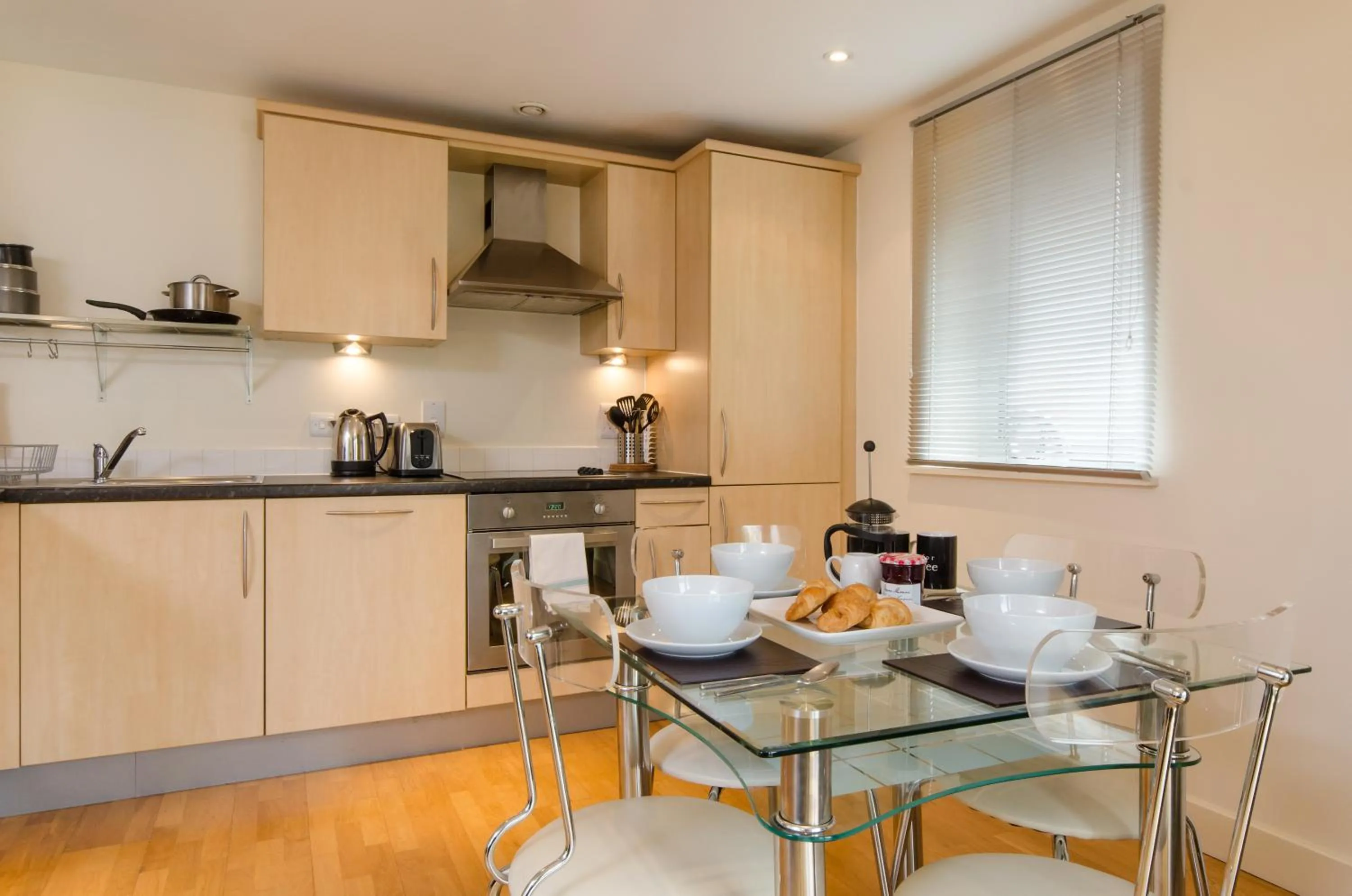 Dining area in Hamilton Court Apartments from Your Stay Bristol