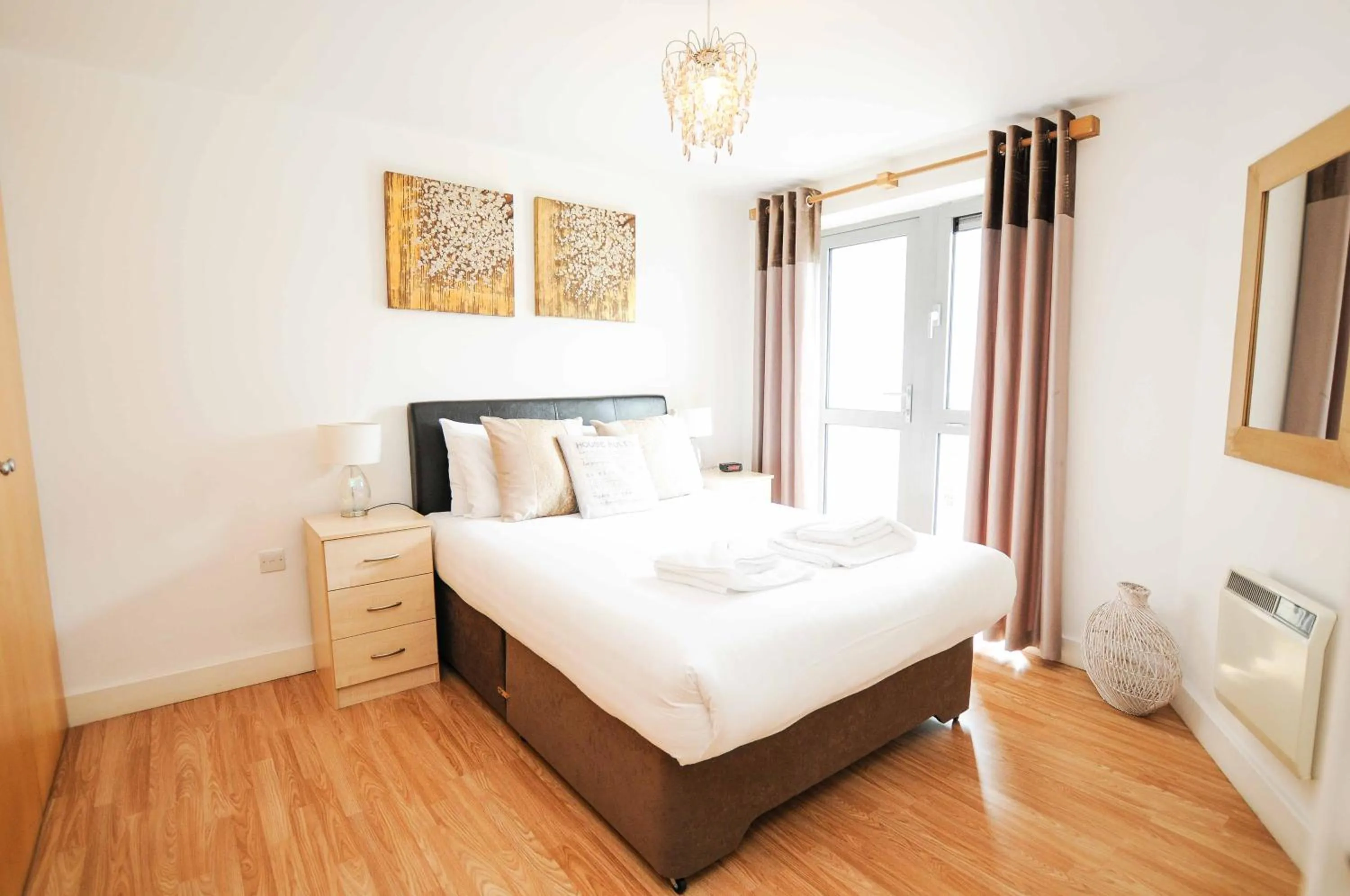 Bedroom, Bed in Hamilton Court Apartments from Your Stay Bristol