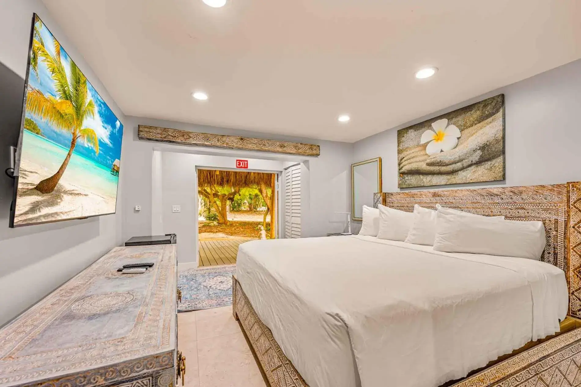 Bed in Largo Resort Bed in Largo Resort