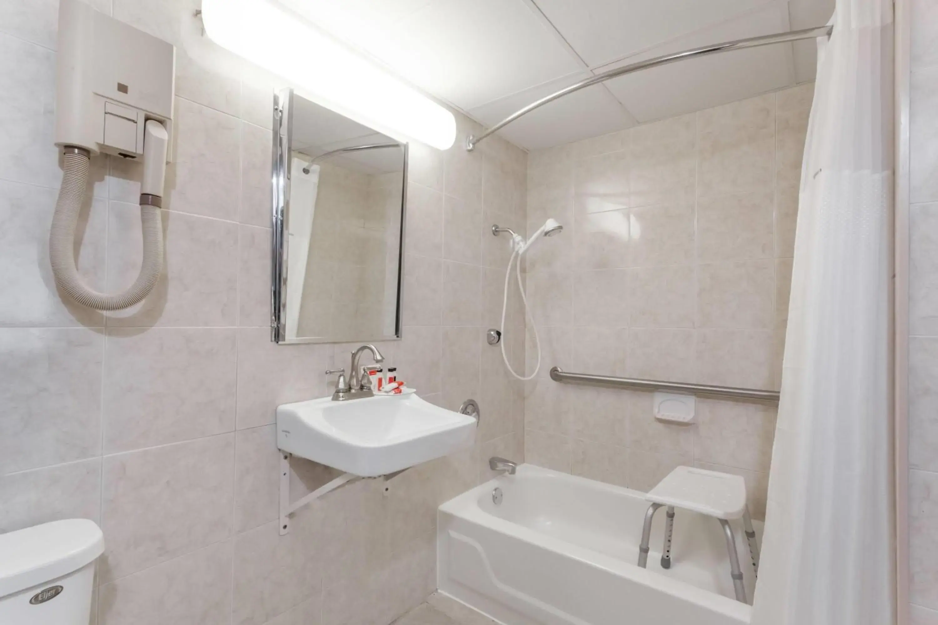 Photo of the whole room in Ramada by Wyndham Newburgh/West Point Photo of the whole room in Ramada by Wyndham Newburgh/West Point