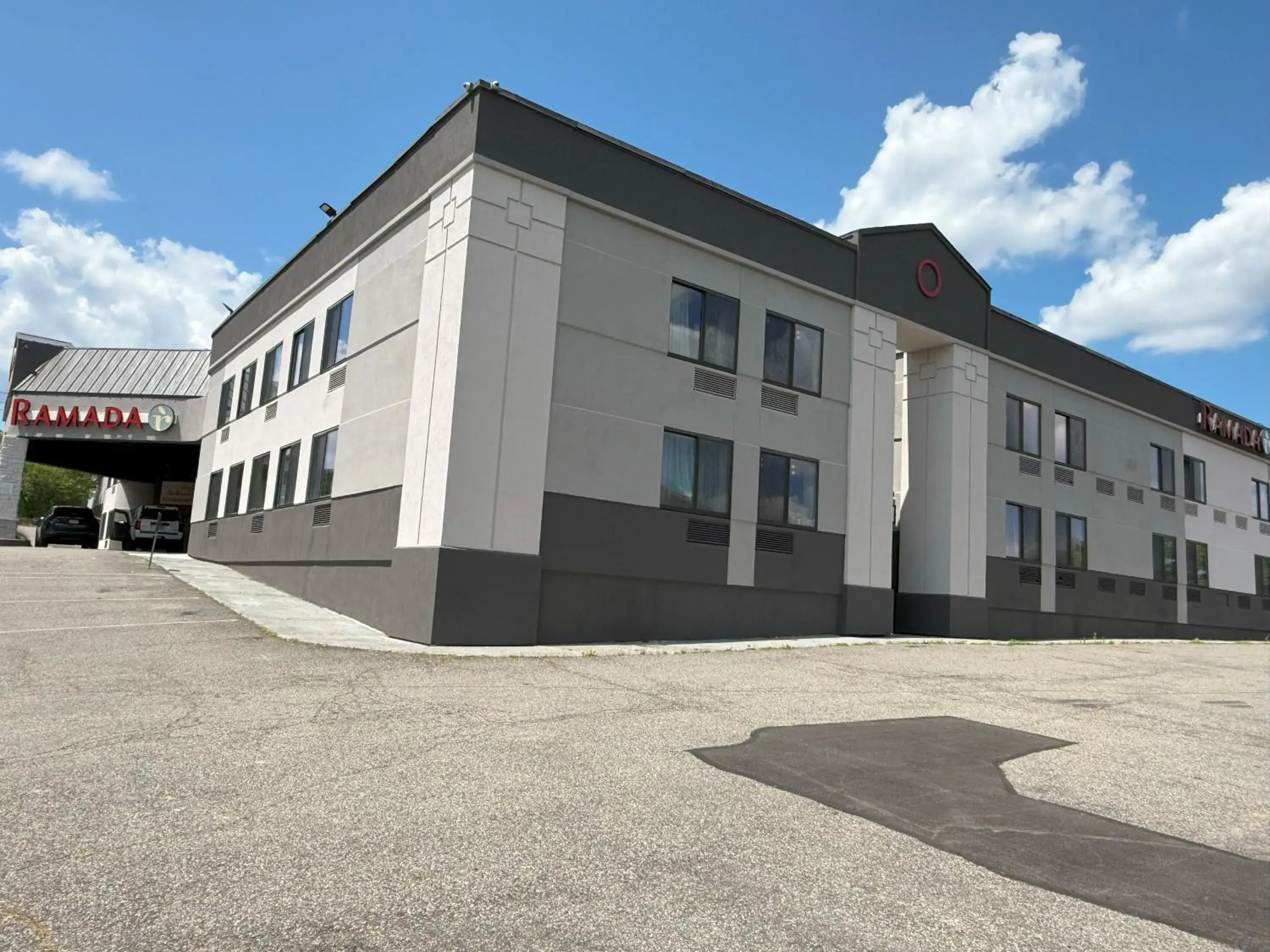 Property building in Ramada by Wyndham Newburgh/West Point Property building in Ramada by Wyndham Newburgh/West Point