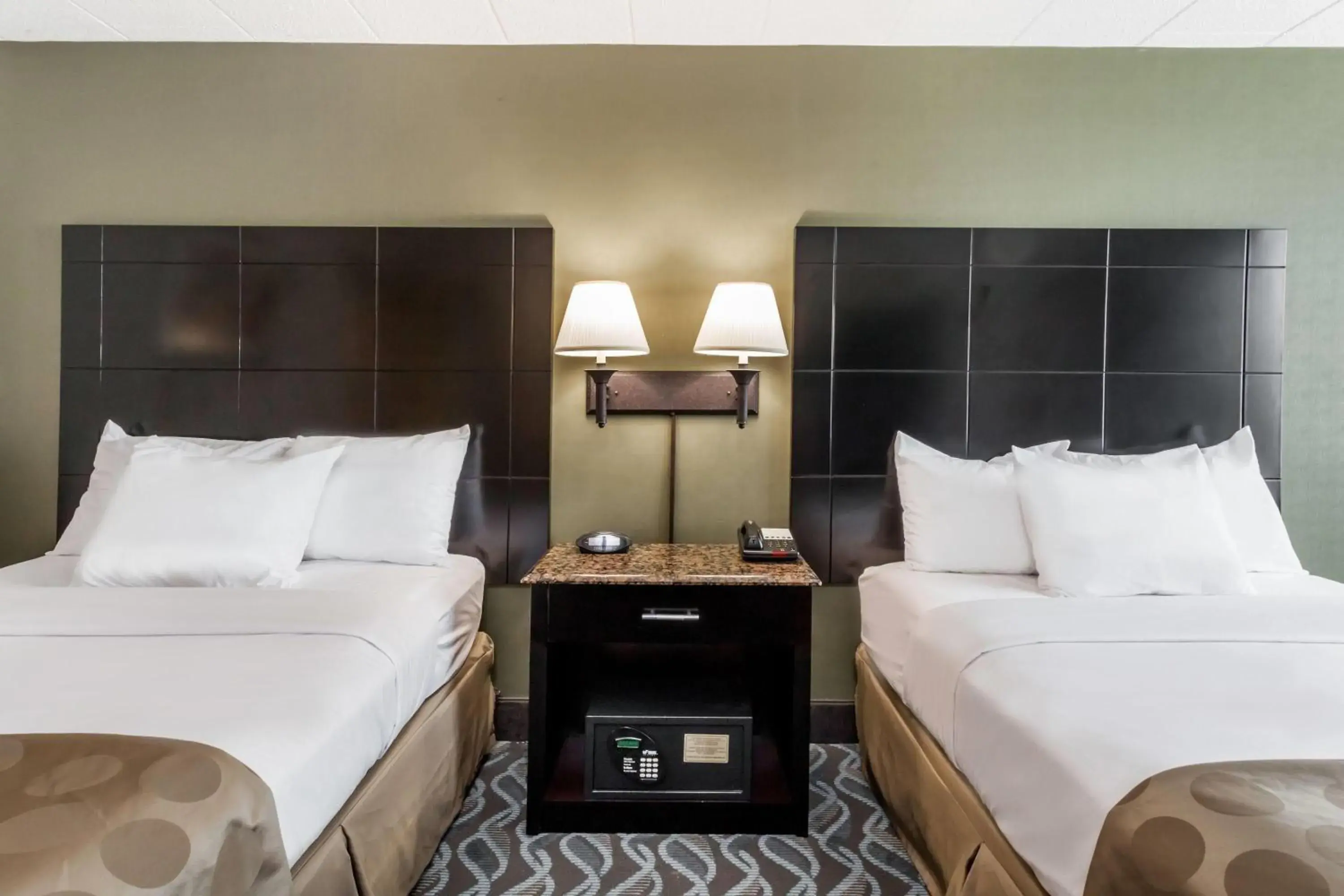 Bedroom, Bed in Ramada by Wyndham Newburgh/West Point Bedroom, Bed in Ramada by Wyndham Newburgh/West Point