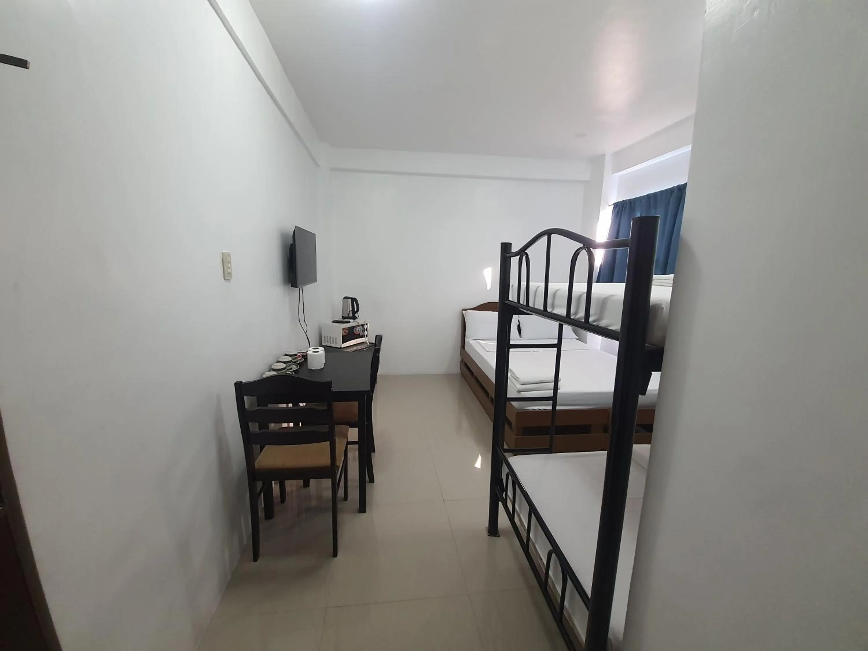 Bedroom, Bed in Alicia Apartment