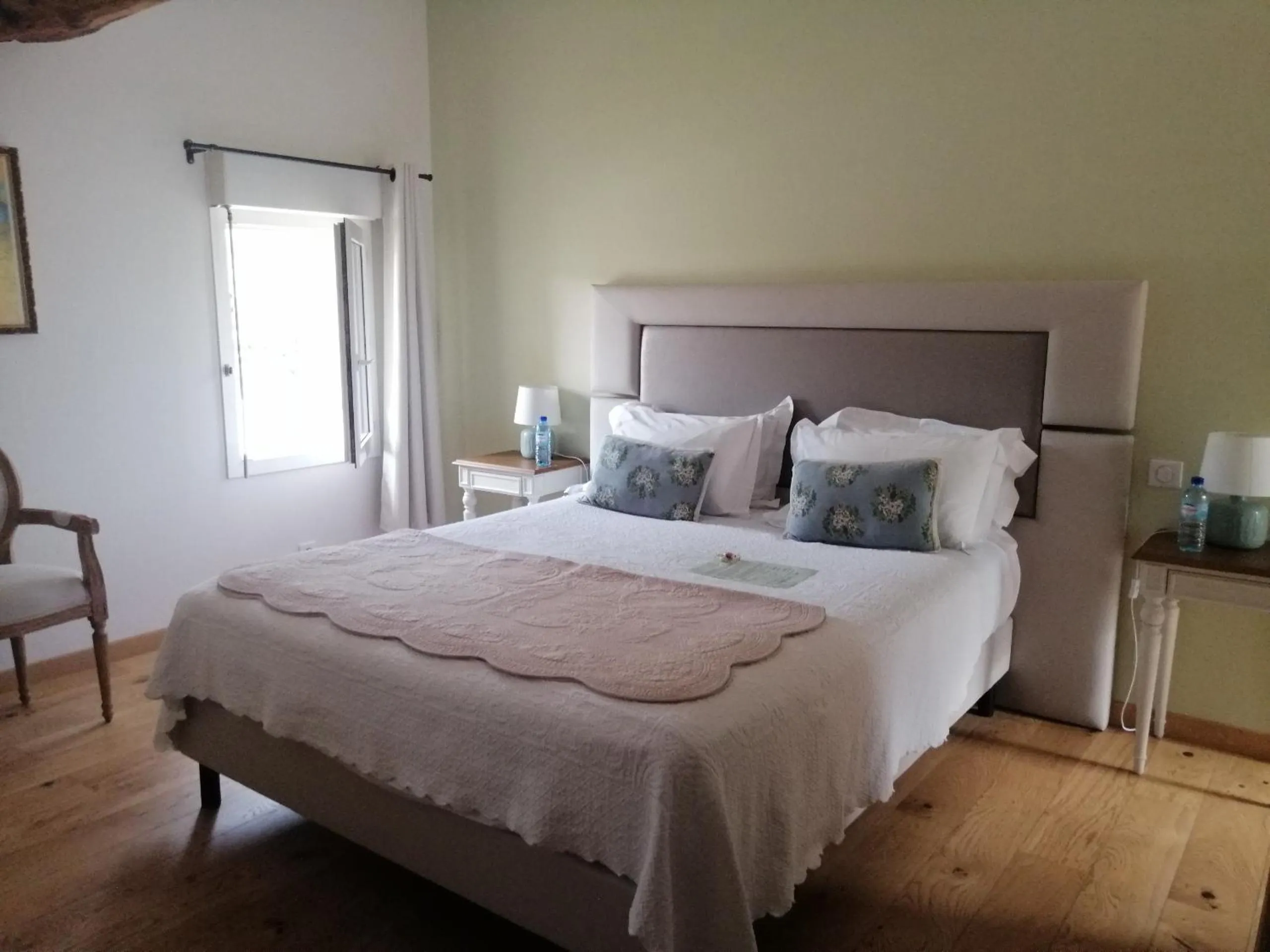 Bed in Hotel Le Mas Trilles