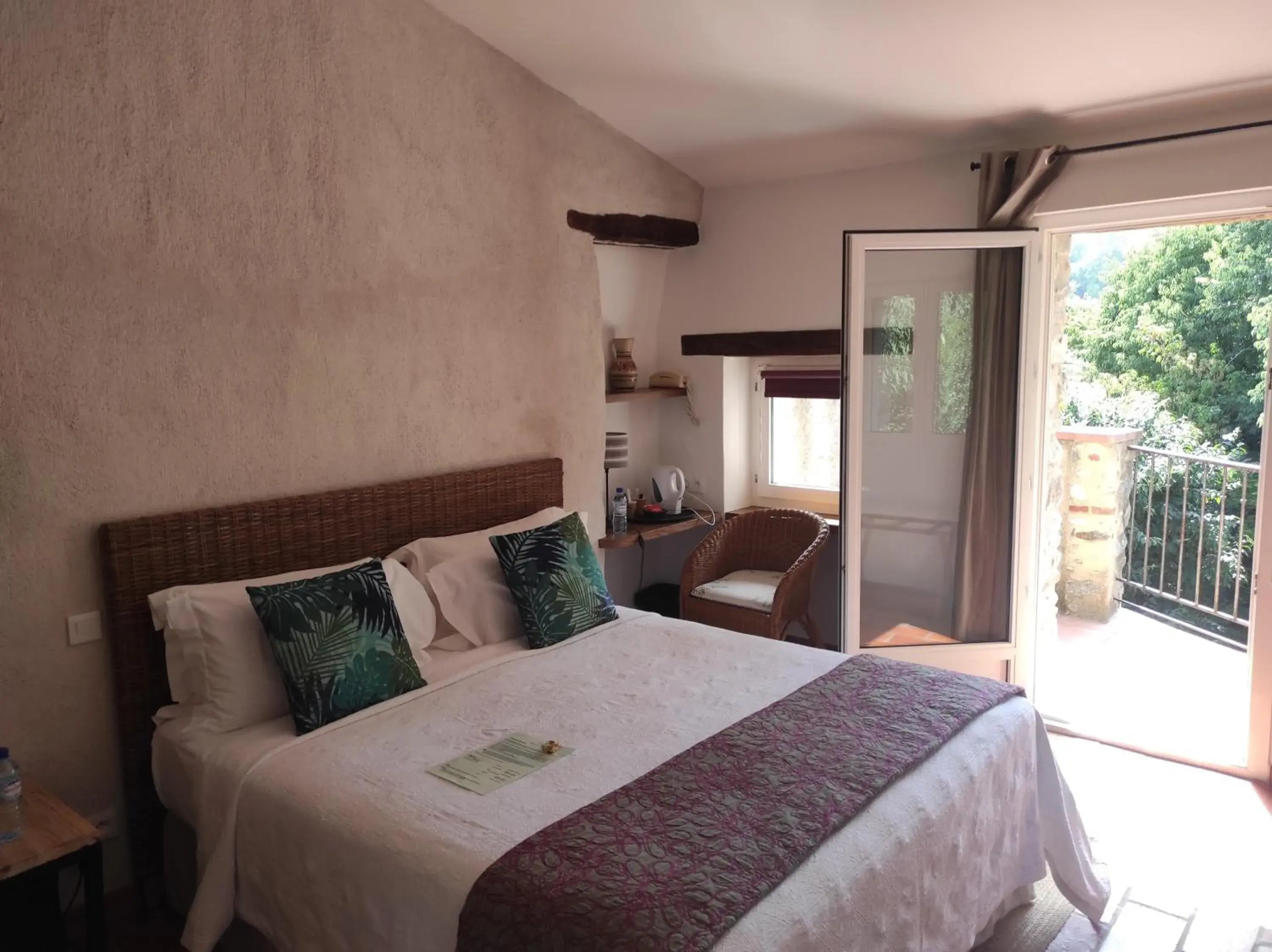 Triple Room in Hotel Le Mas Trilles Triple Room in Hotel Le Mas Trilles