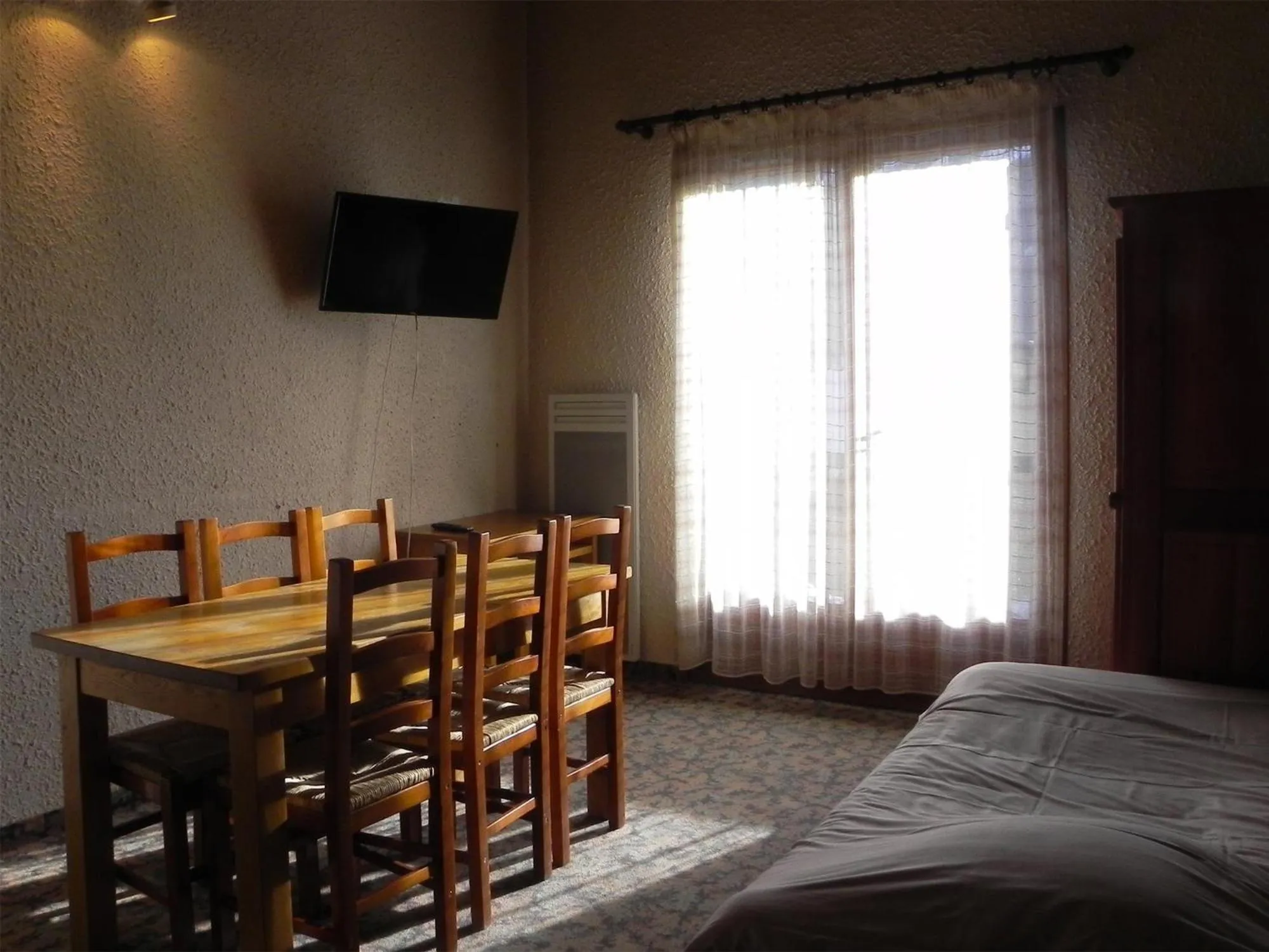 Bed in Hôtel Résidence Les Colchiques