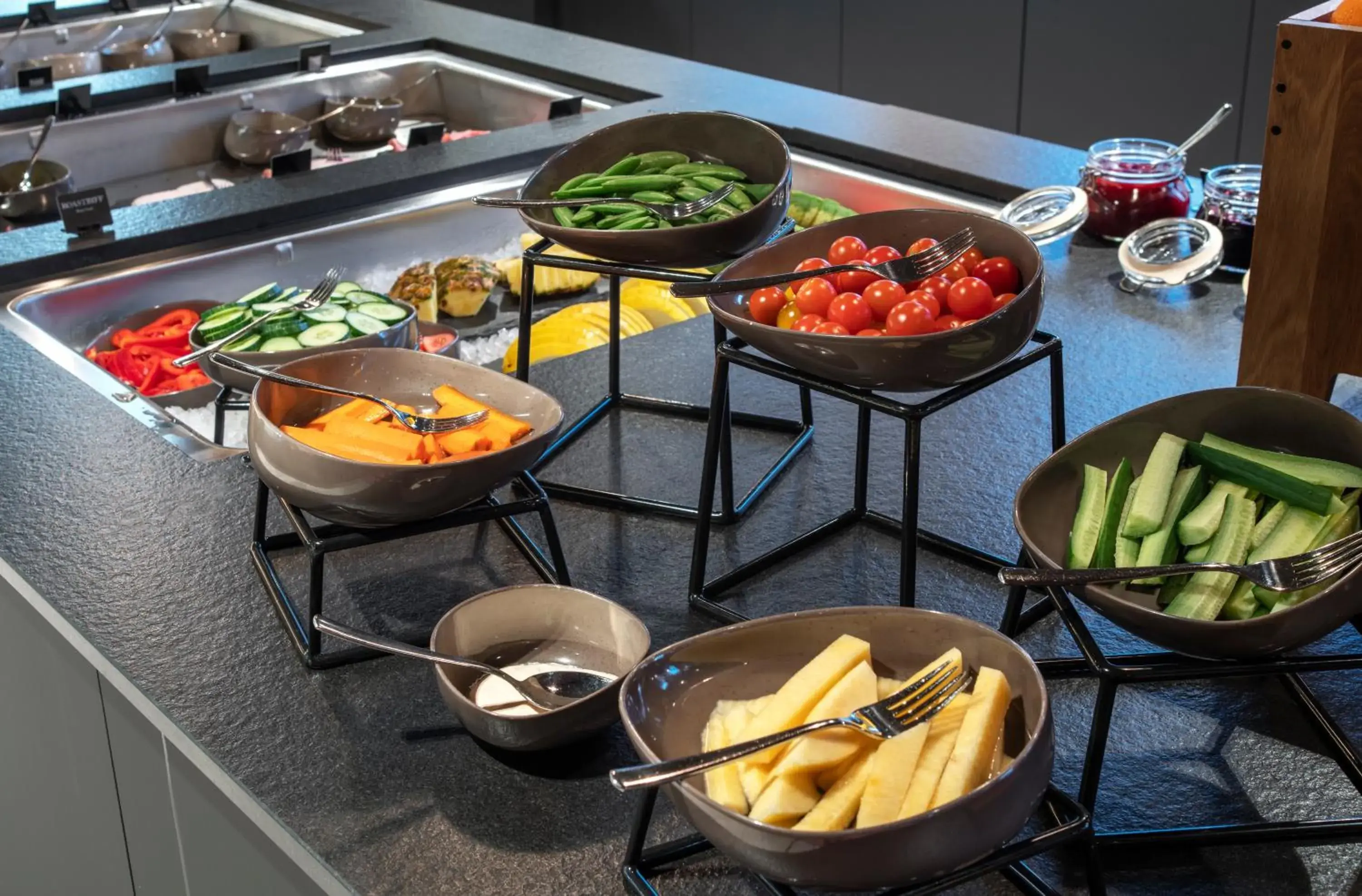 Restaurant/places to eat in Thon Hotel Trondheim Restaurant/places to eat in Thon Hotel Trondheim