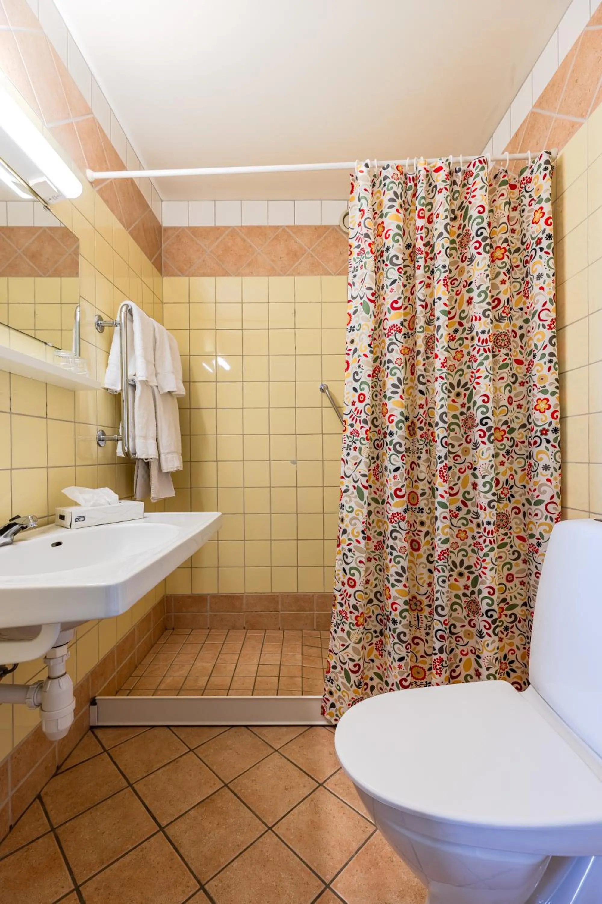 Bathroom in Hotell Kung Gösta by First