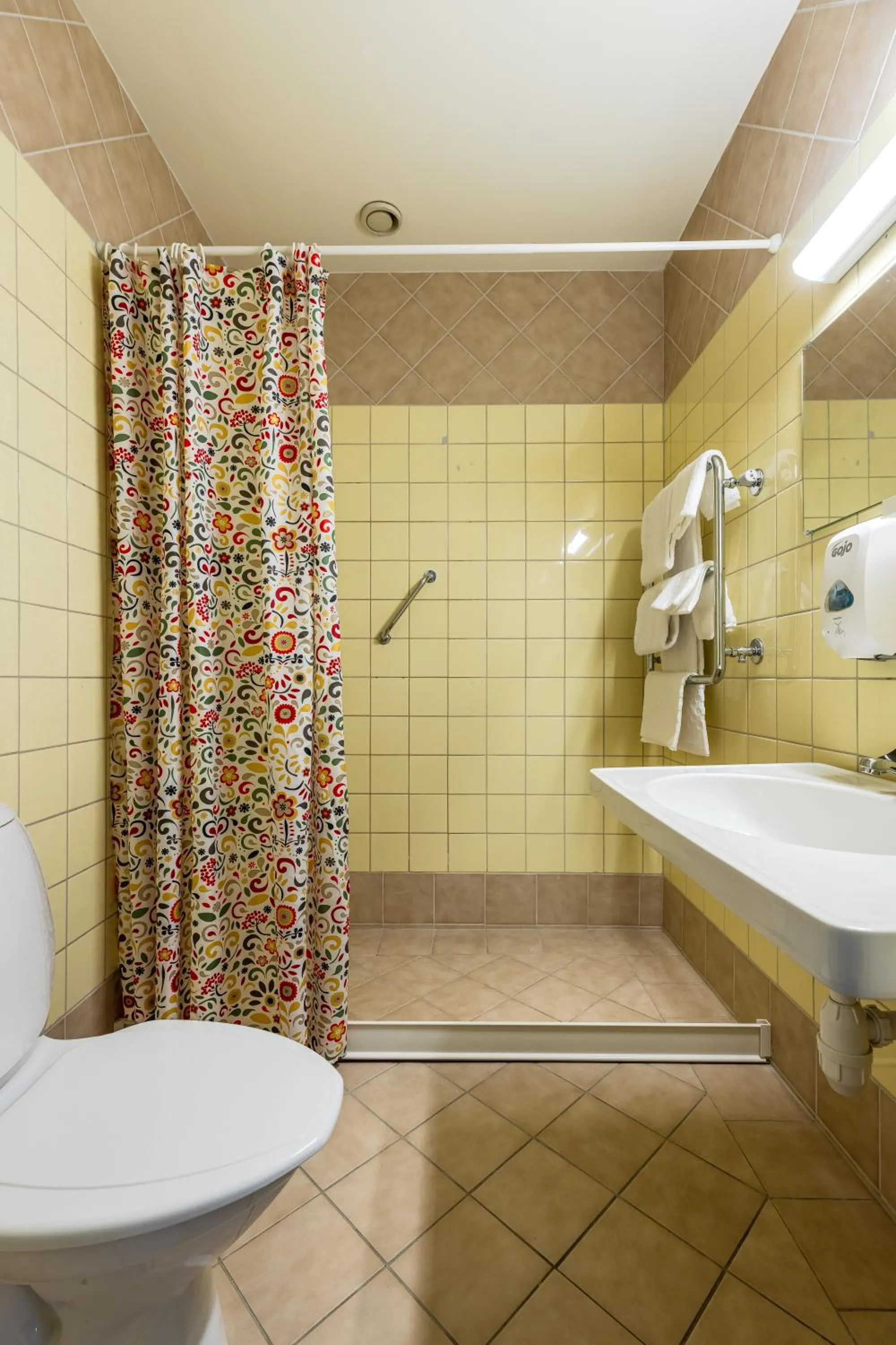 Bathroom in Hotell Kung Gösta by First