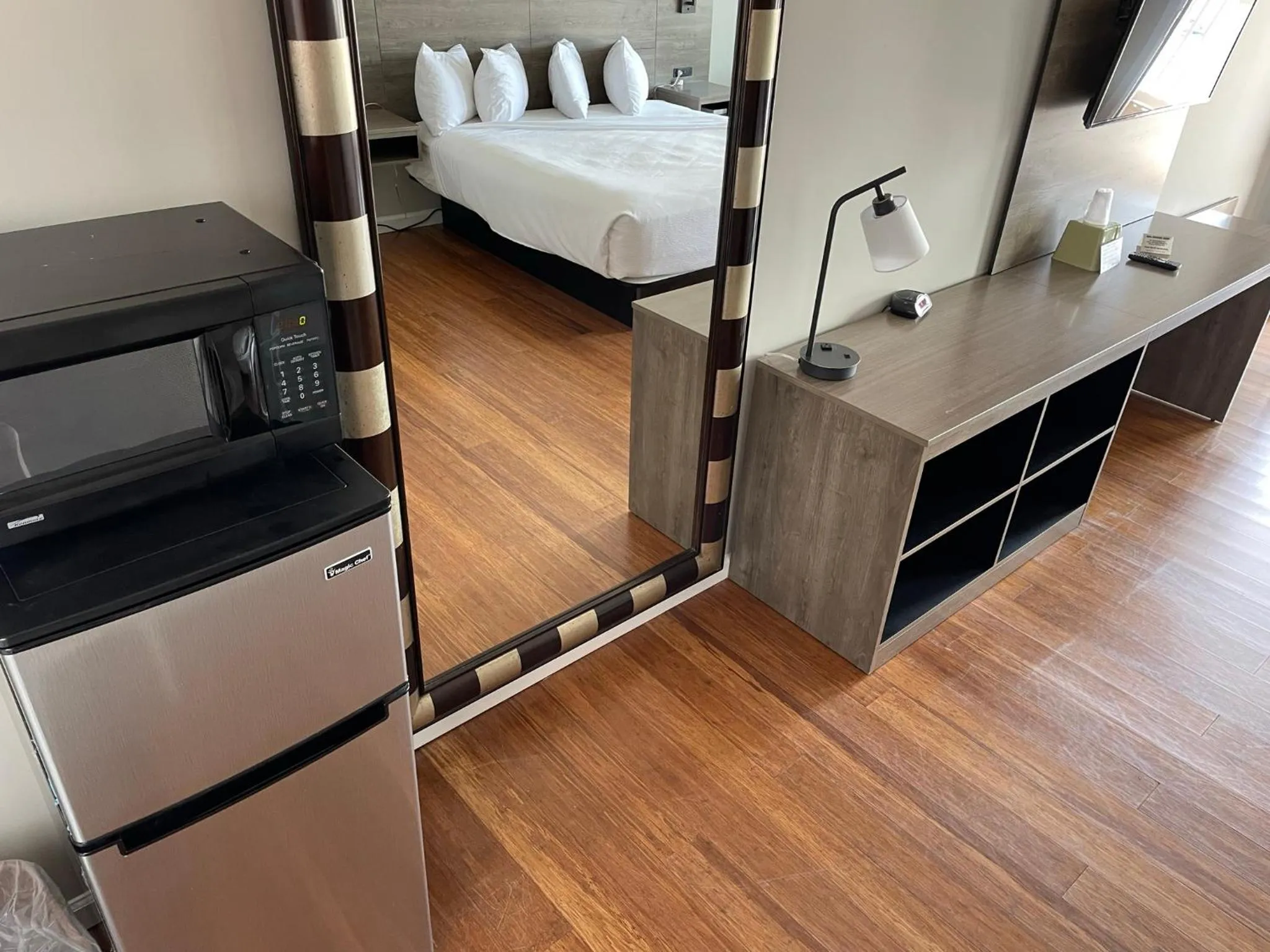 Bed in Kings Arms Motel