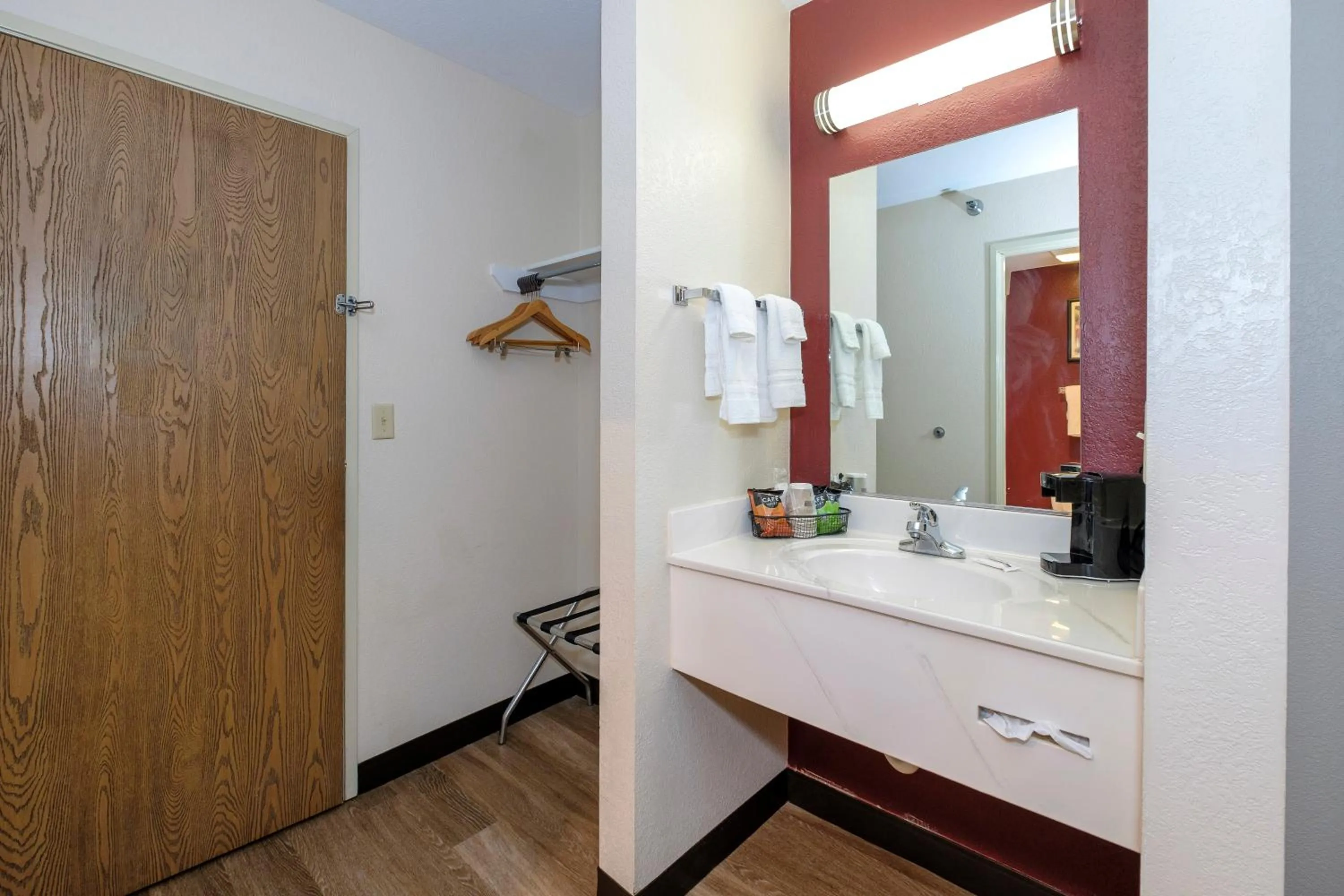Bathroom in Red Roof Inn Holton