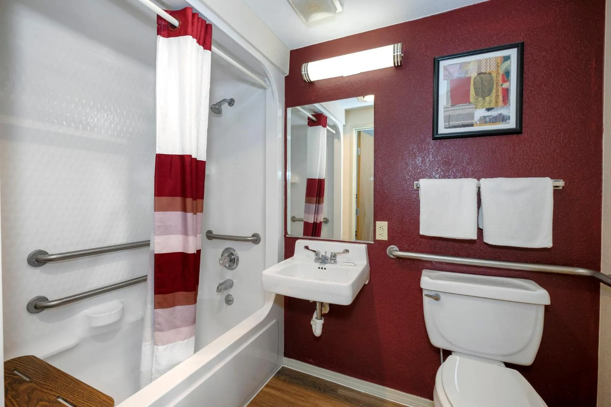 Bathroom in Red Roof Inn Holton