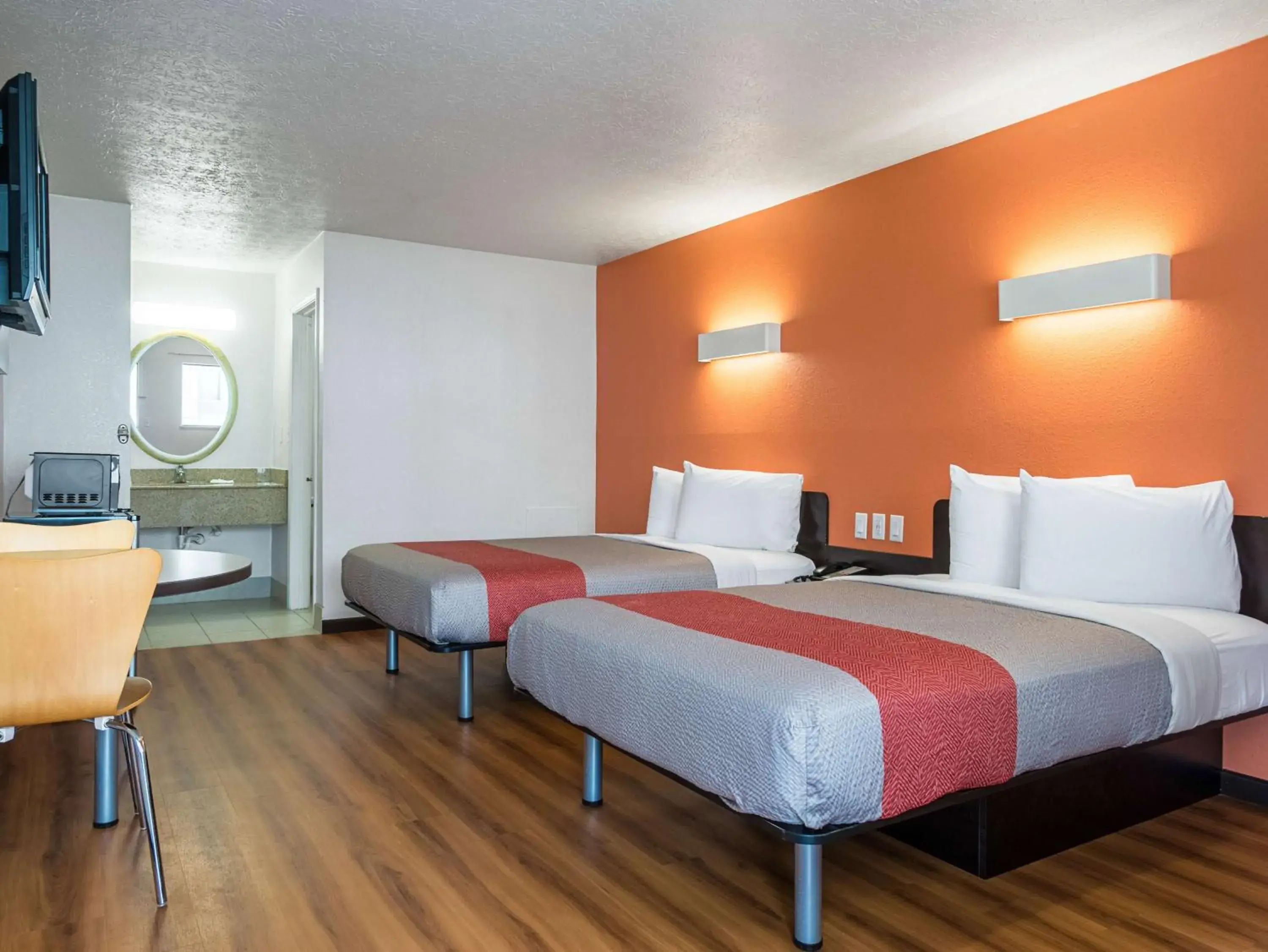 TV and multimedia, Bed in Motel 6-Columbus, OH - OSU TV and multimedia, Bed in Motel 6-Columbus, OH - OSU