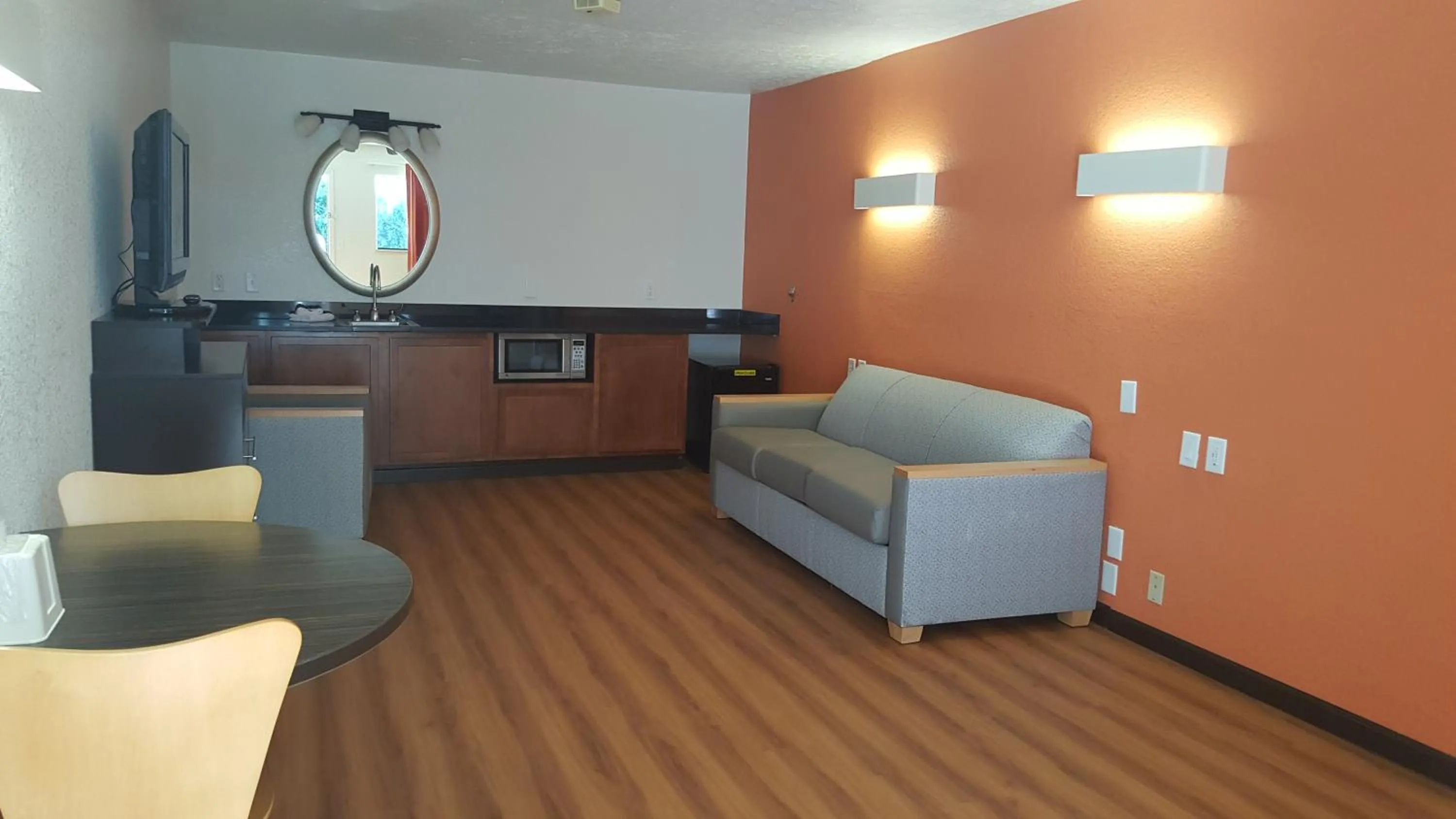 Kitchen or kitchenette in Motel 6-Columbus, OH - OSU