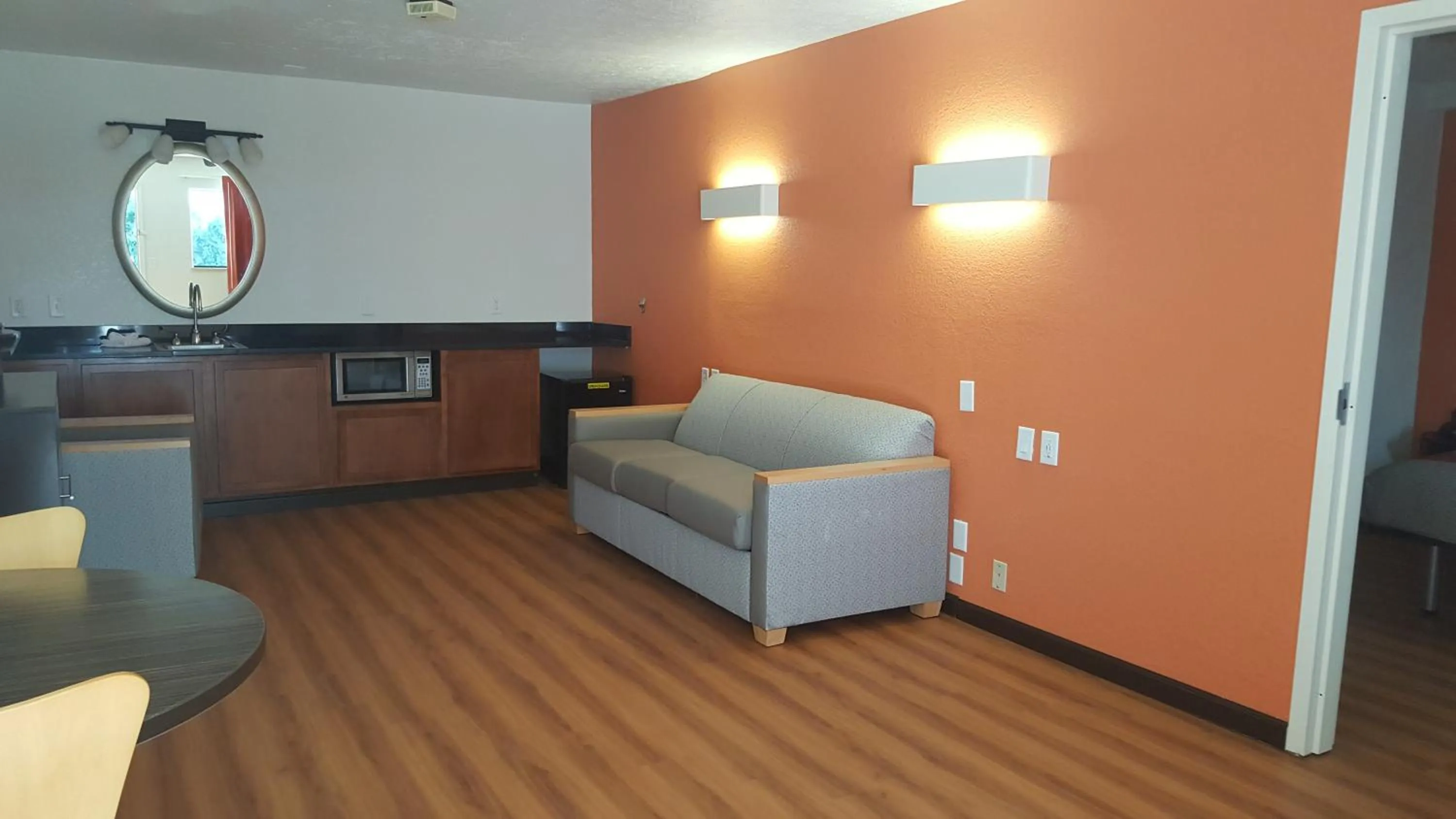 Kitchen or kitchenette in Motel 6-Columbus, OH - OSU