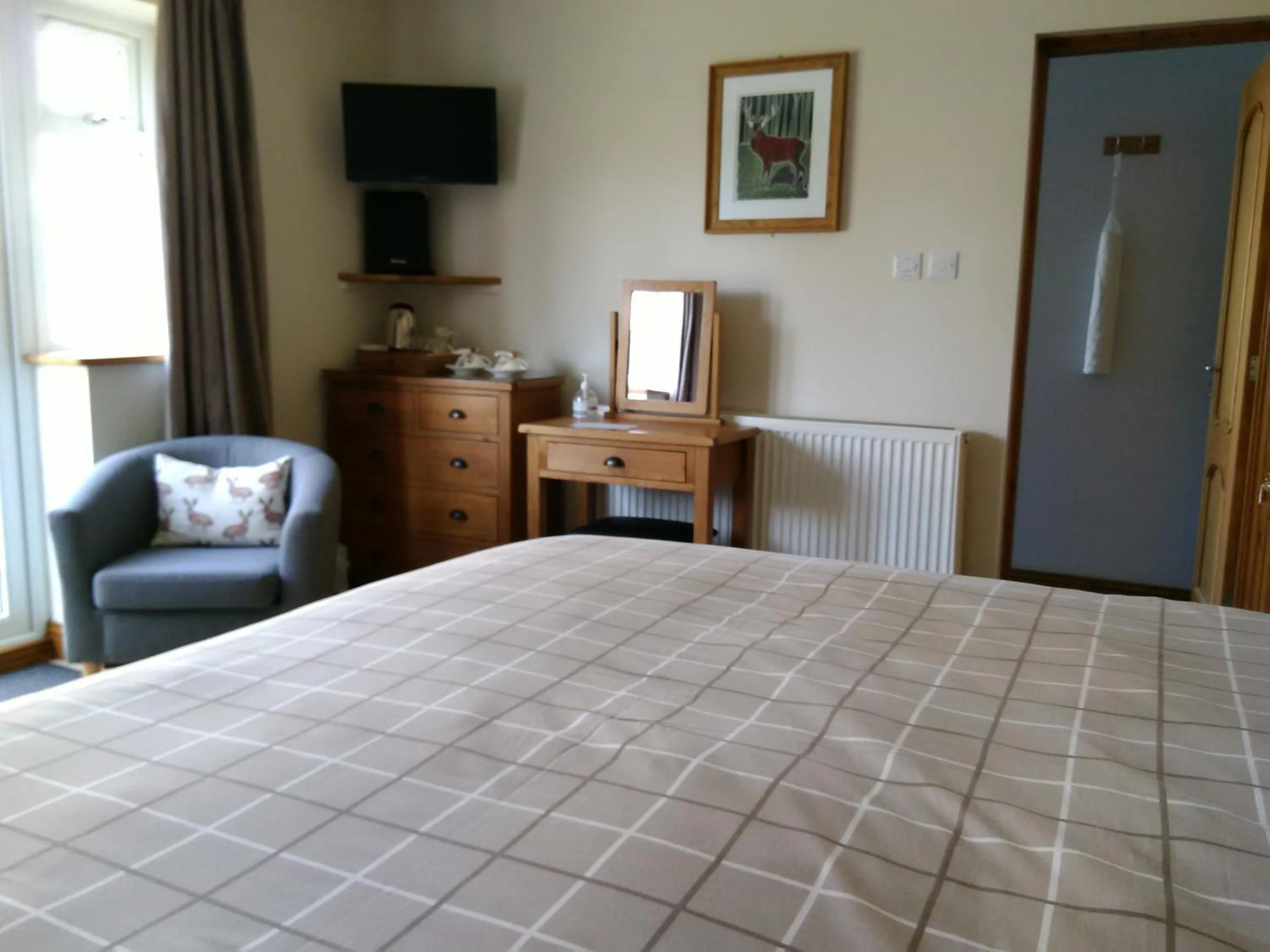 TV and multimedia, Bed in White Cottage B and B