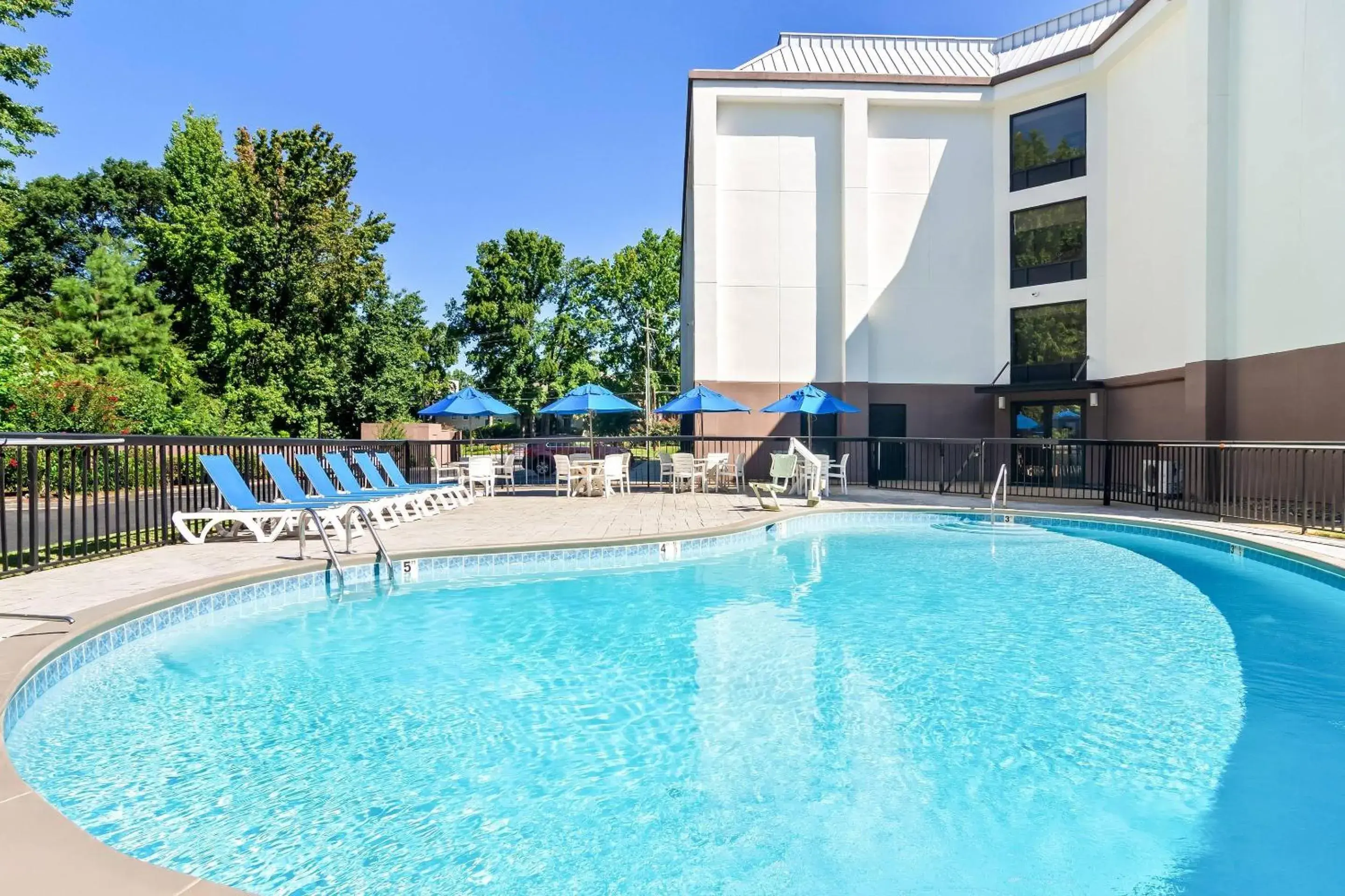 Swimming pool in Comfort Inn Greenville - Haywood Mall Swimming pool in Comfort Inn Greenville - Haywood Mall
