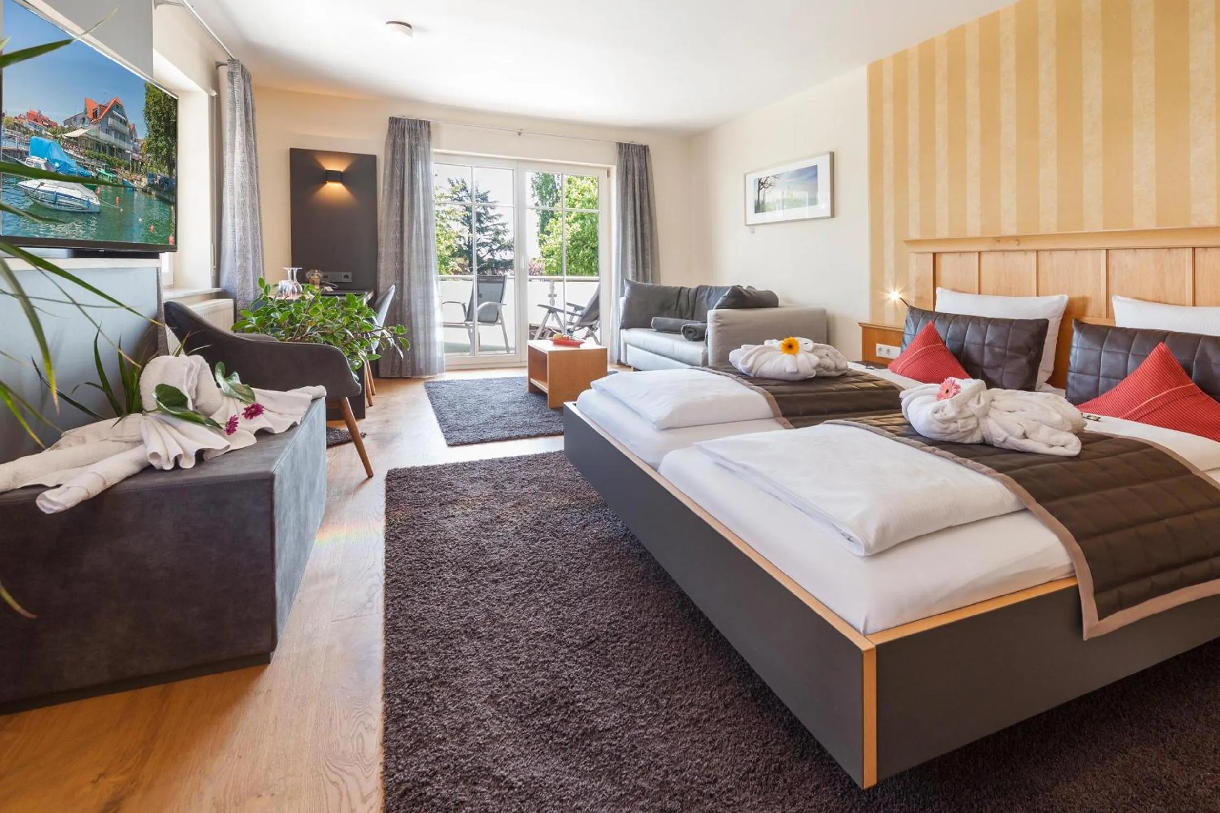 Photo of the whole room, Bed in Boutiquehotel zur Winzerstube - Adults Only