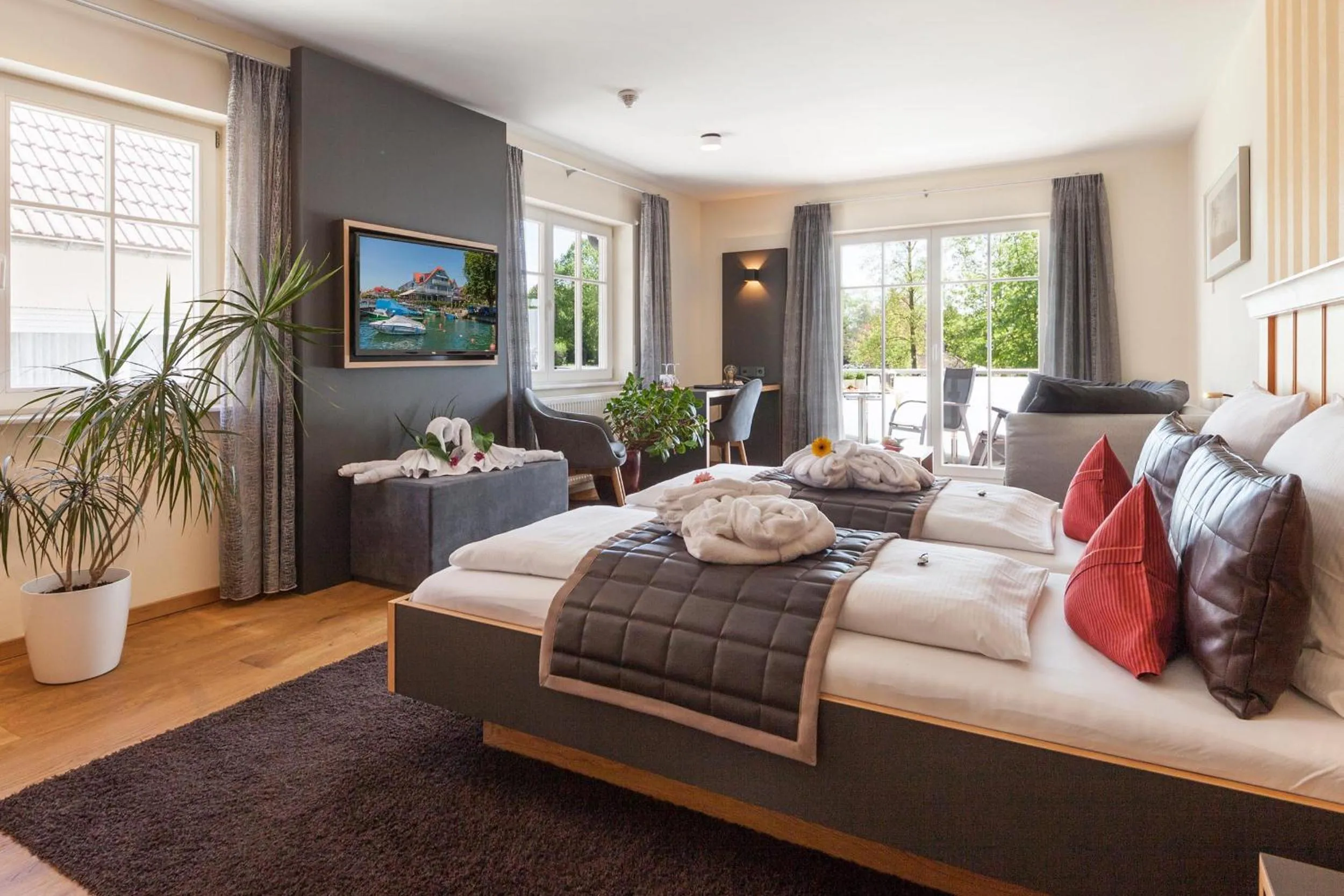 Photo of the whole room, Bed in Boutiquehotel zur Winzerstube - Adults Only