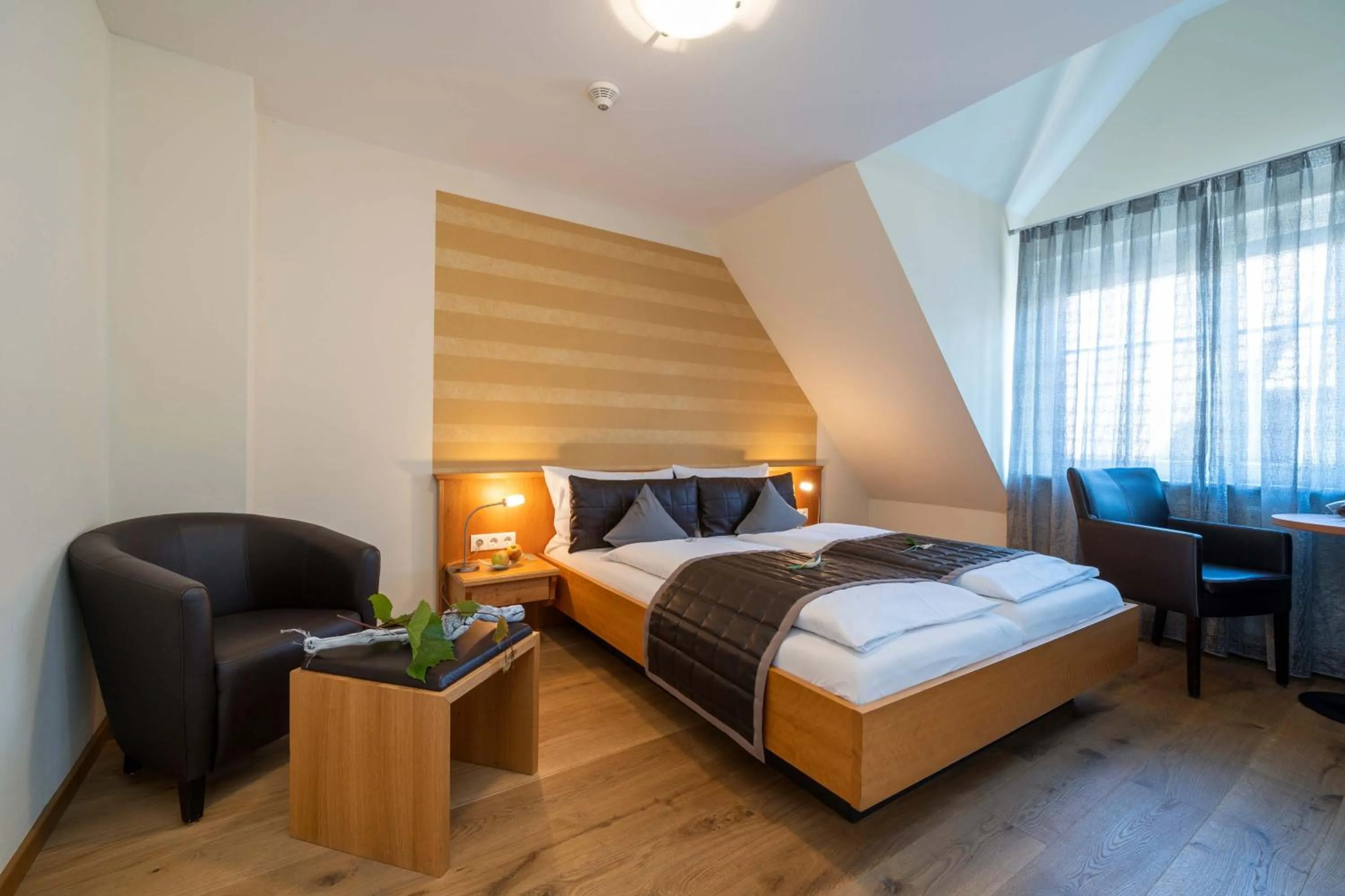Photo of the whole room, Bed in Boutiquehotel zur Winzerstube - Adults Only