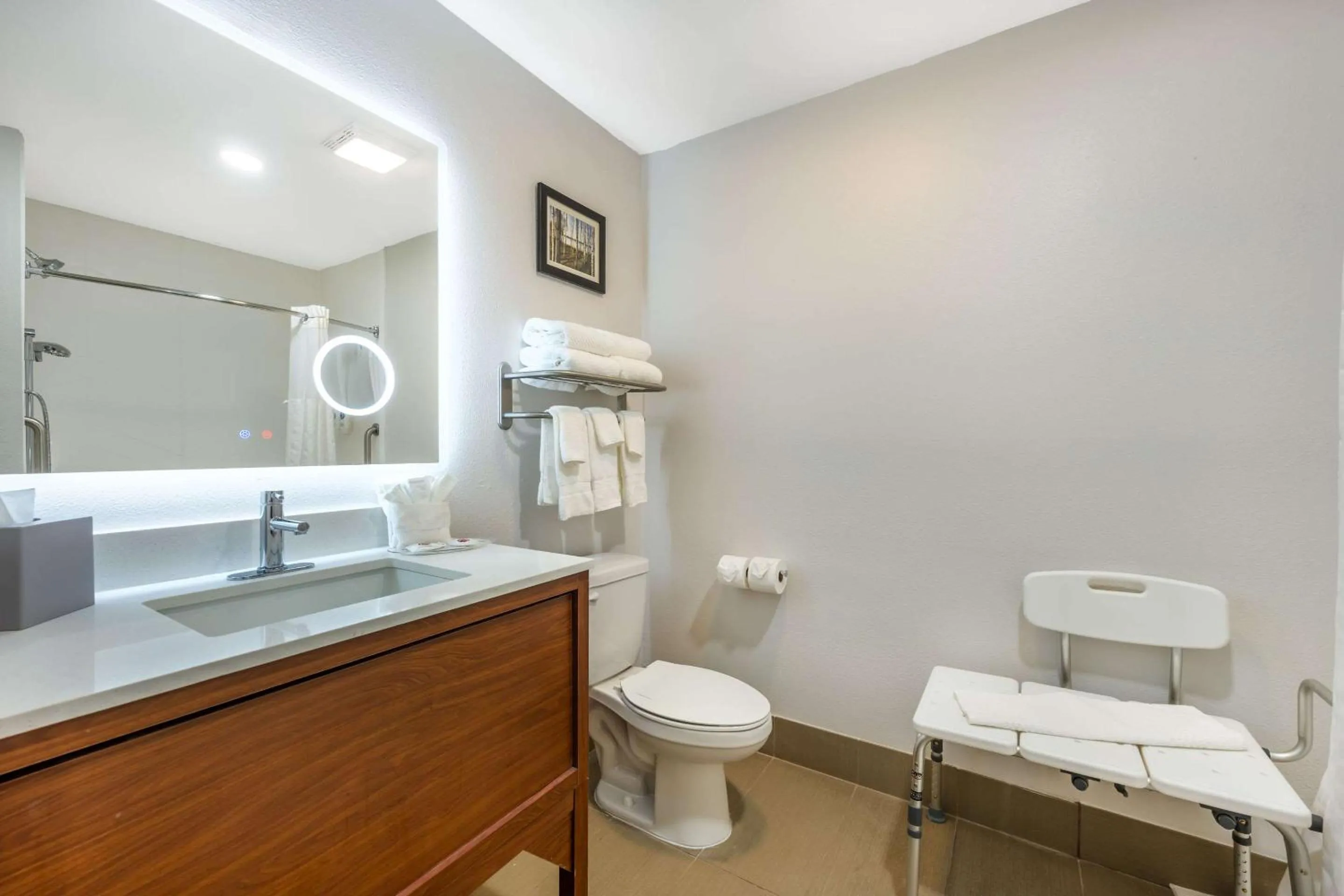 Bedroom in Comfort Suites Omaha East-Council Bluffs