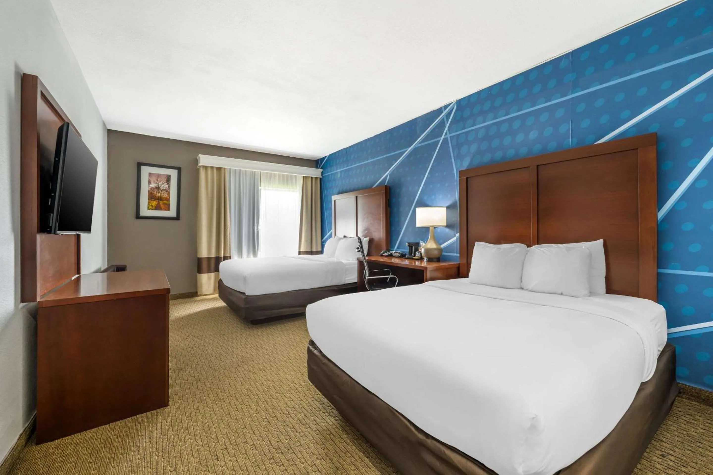 Bedroom, Bed in Comfort Suites Omaha East-Council Bluffs