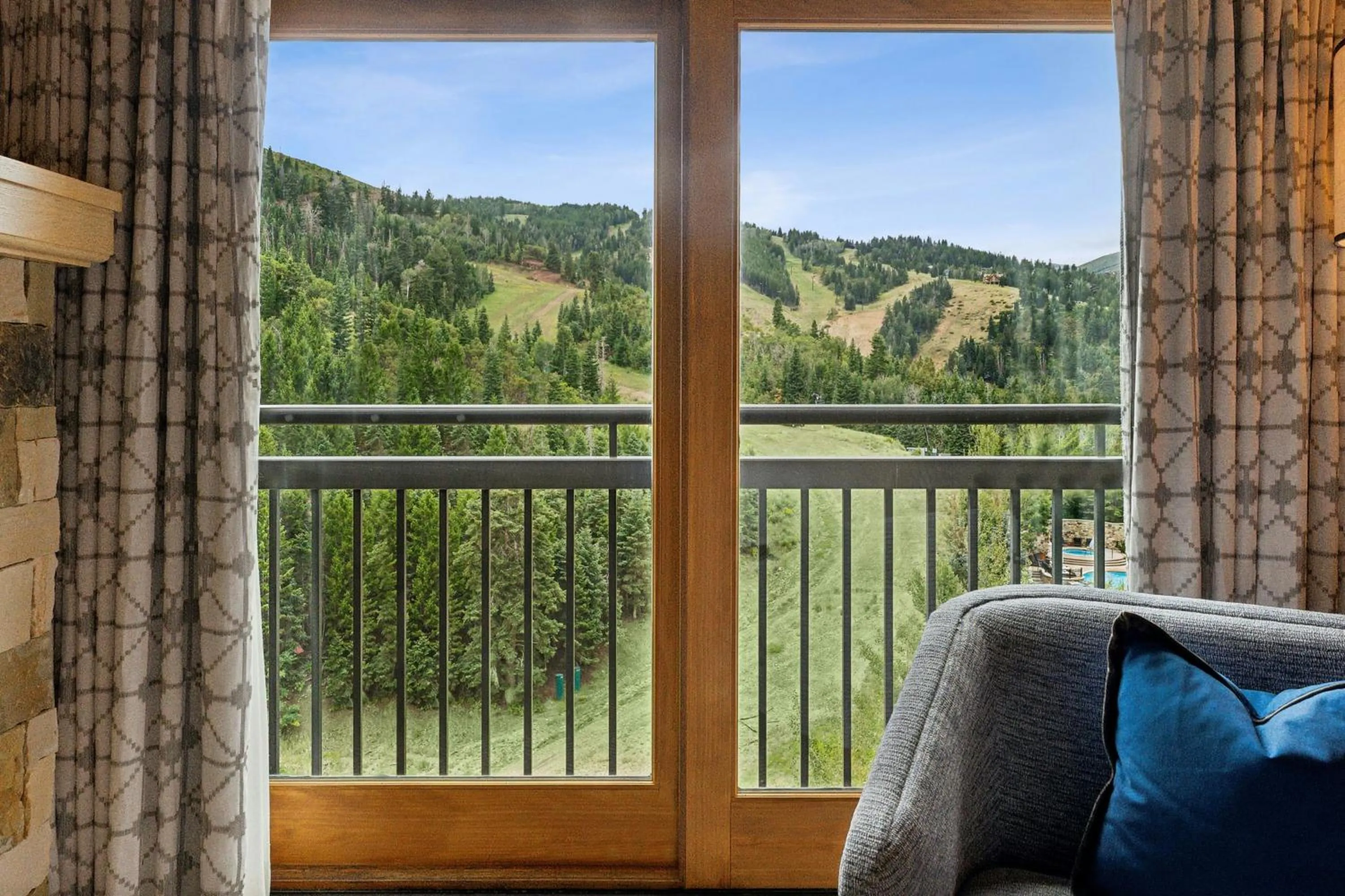 Photo of the whole room in St. Regis Deer Valley