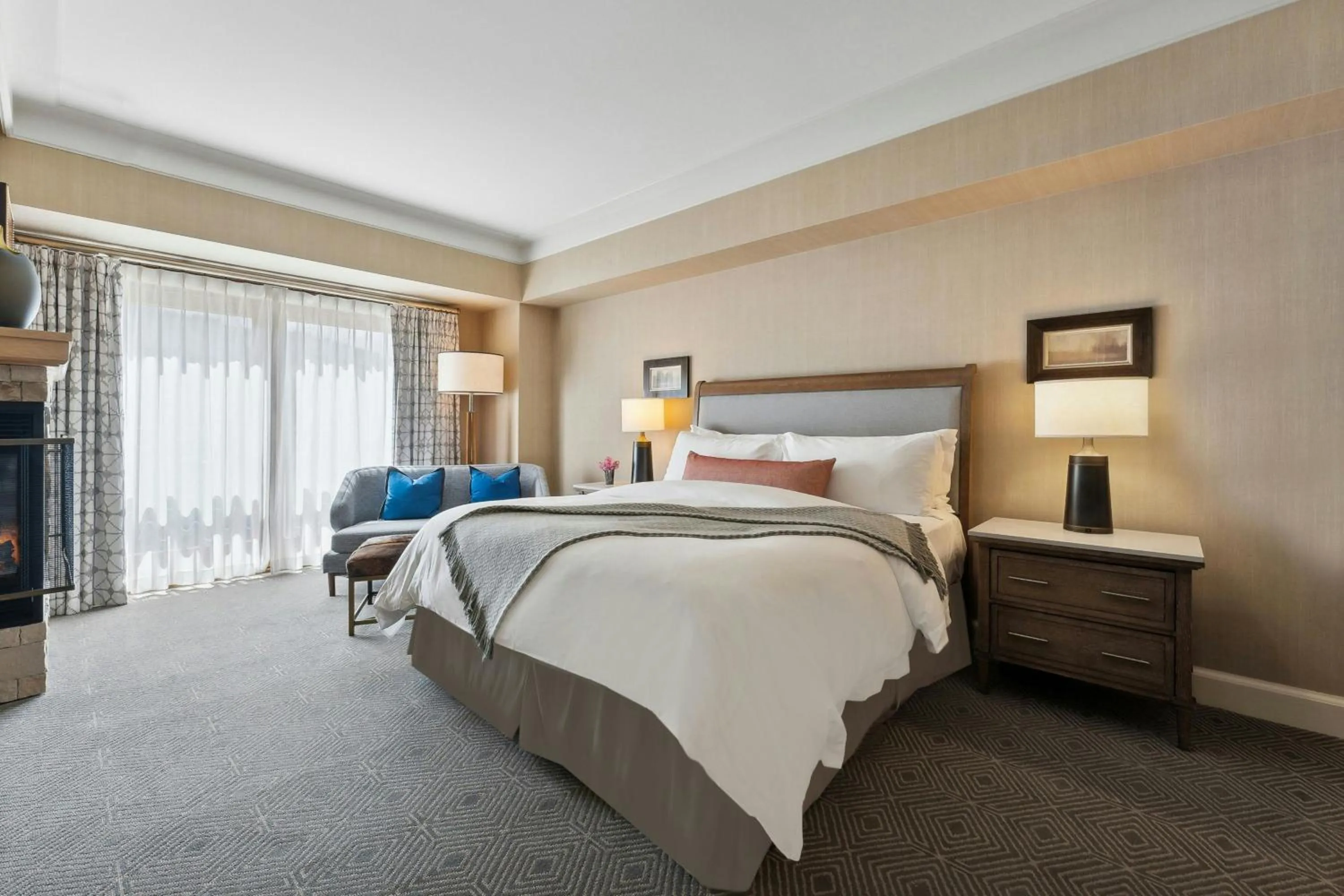 Photo of the whole room, Bed in St. Regis Deer Valley