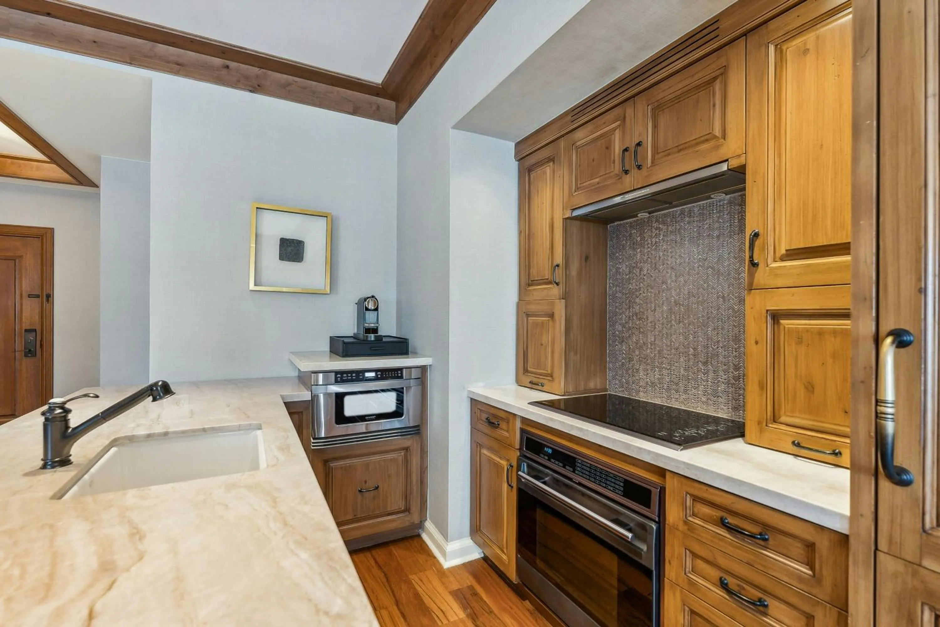 Kitchen or kitchenette, Bed in St. Regis Deer Valley