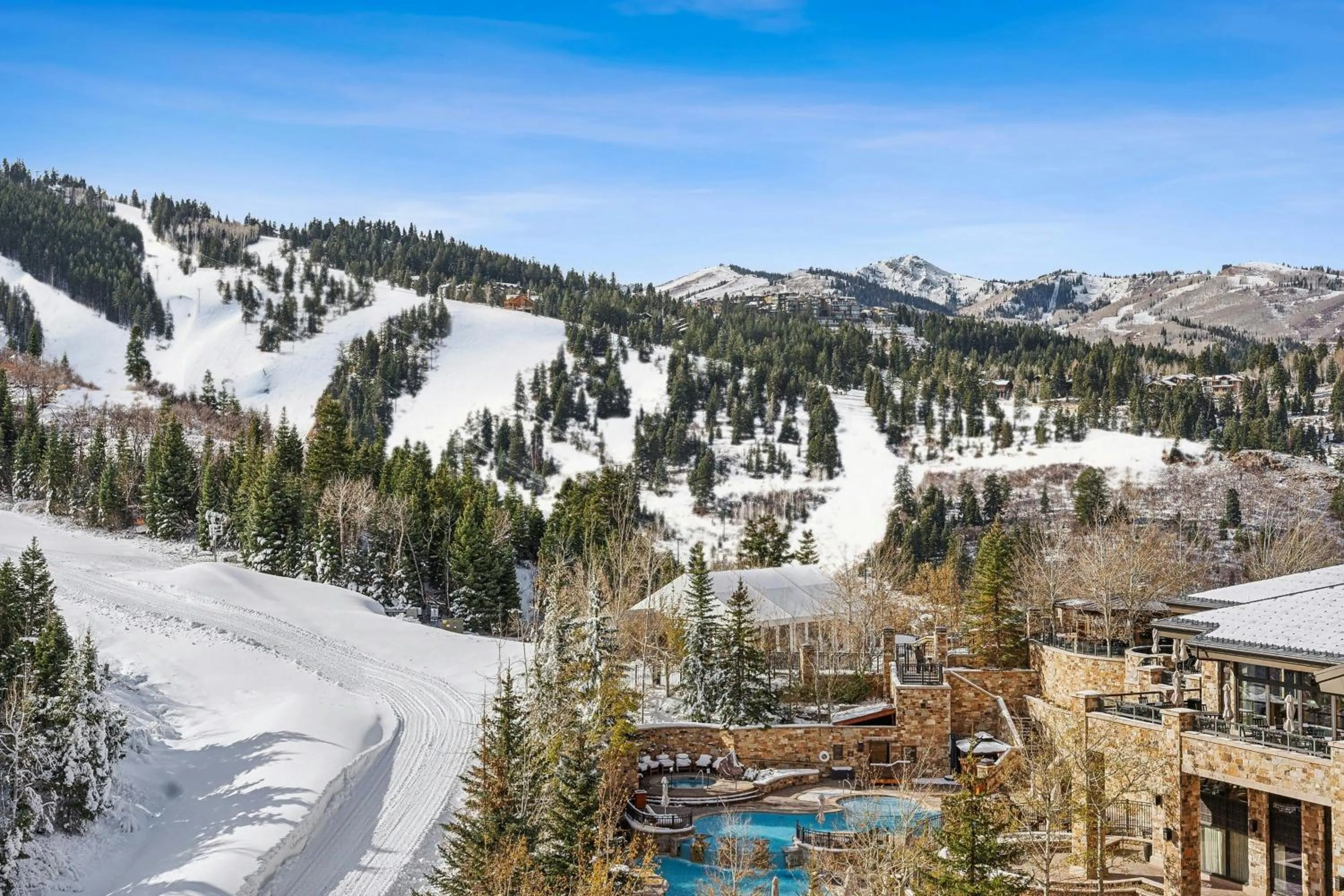 Photo of the whole room in St. Regis Deer Valley