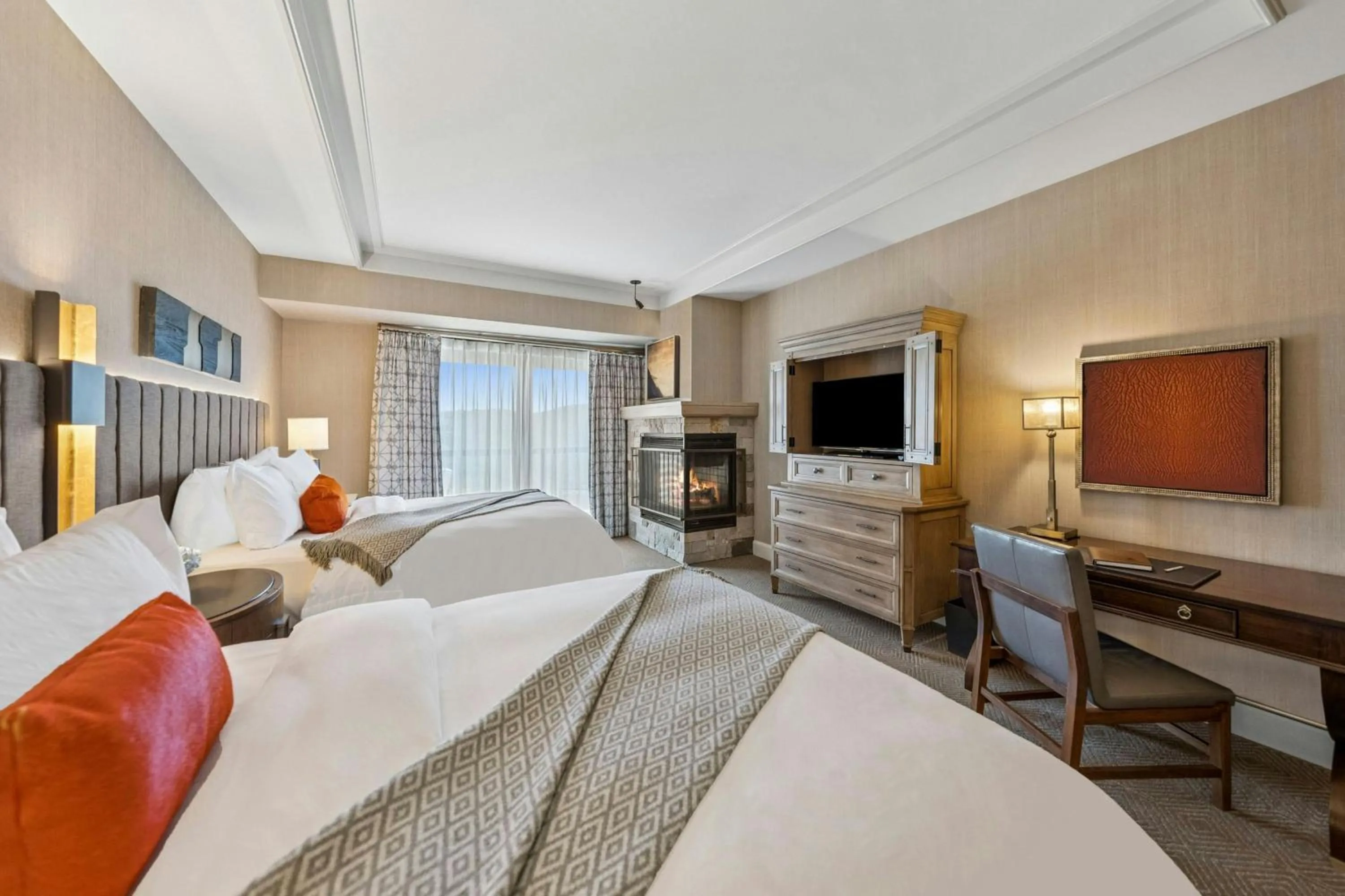 Bedroom, Bed in St. Regis Deer Valley