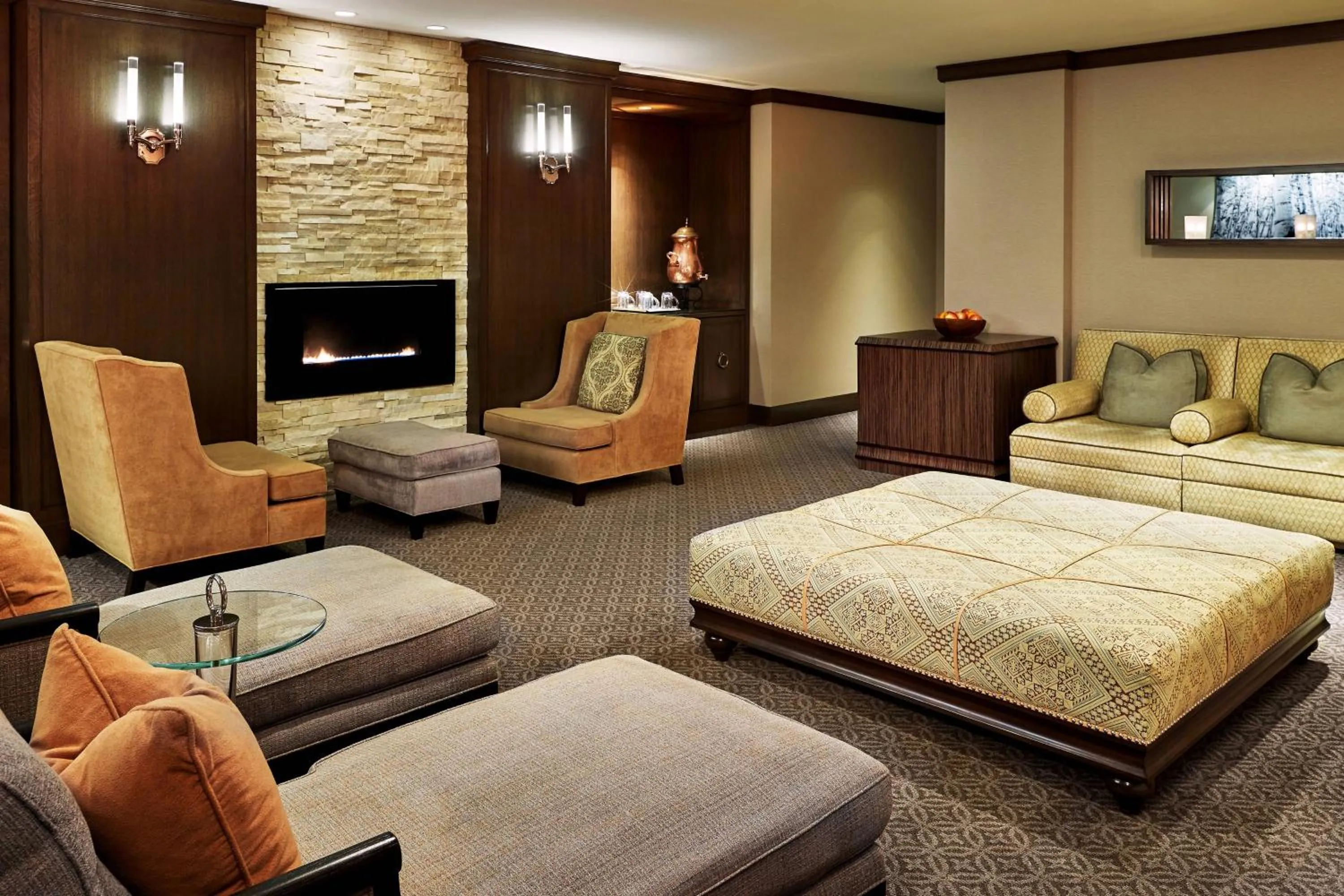 Lounge or bar, Bed in St. Regis Deer Valley
