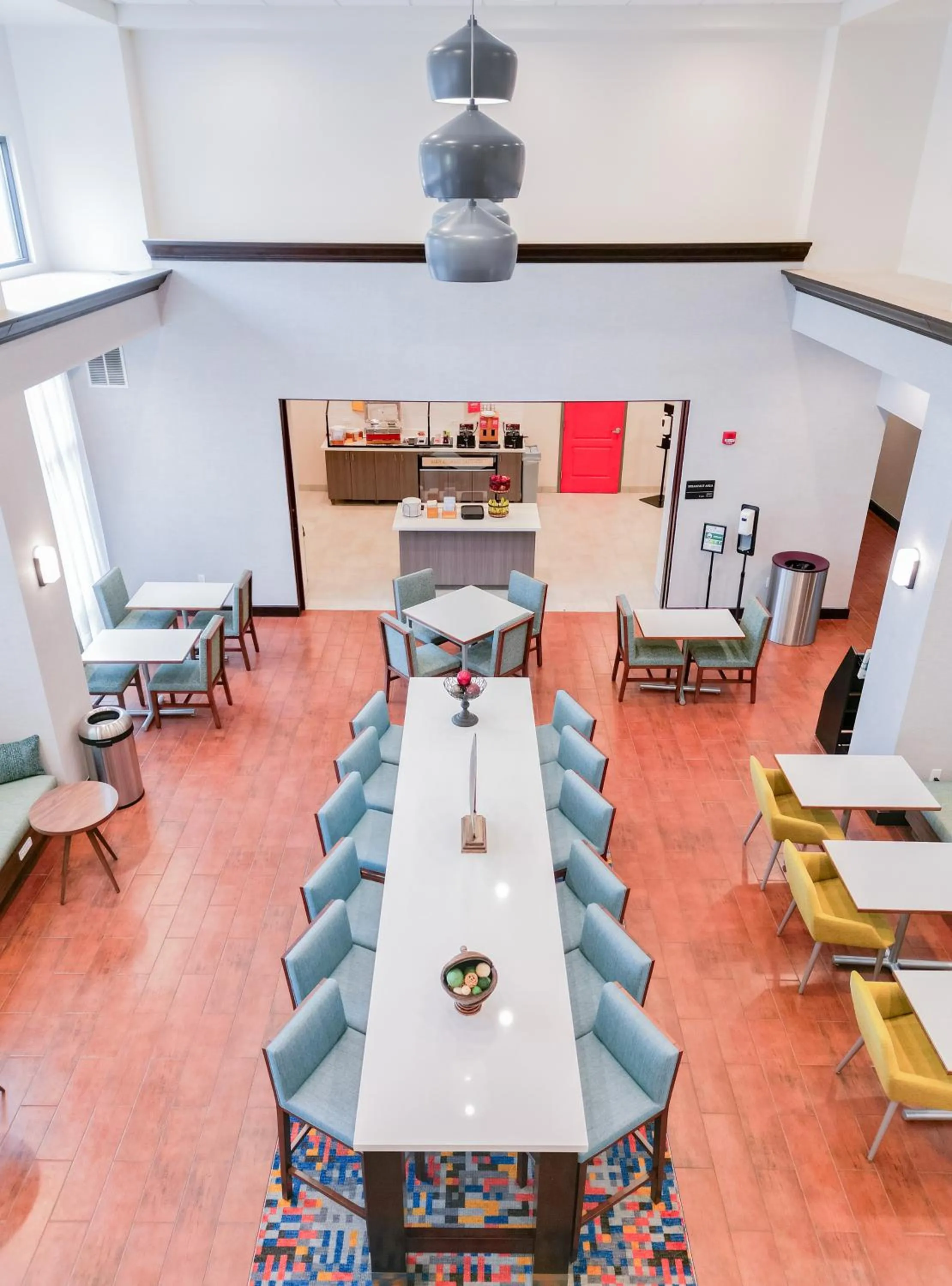 Restaurant/places to eat in Hampton Inn & Suites by Hilton Seattle/Kent