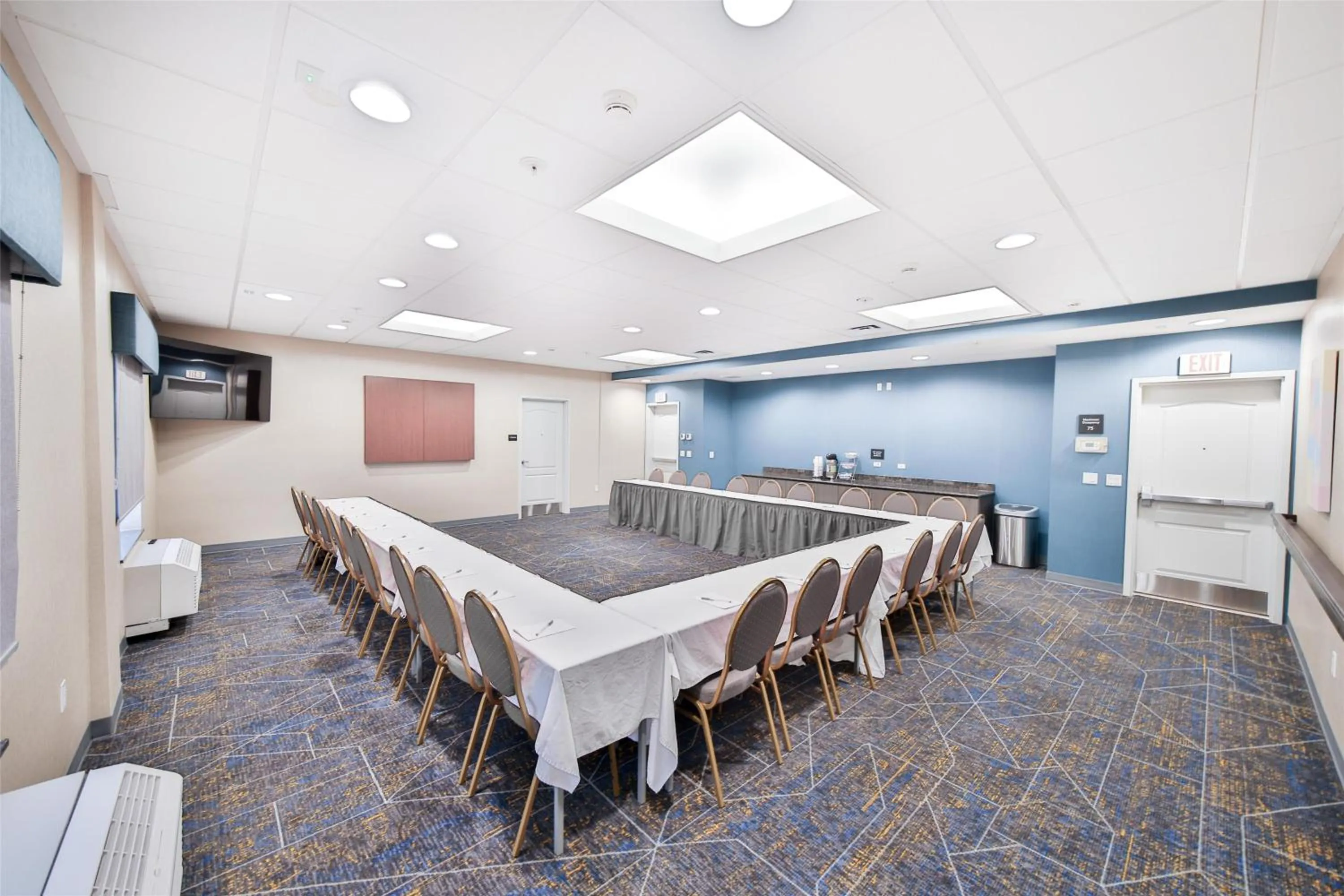 Meeting/conference room in Hampton Inn & Suites by Hilton Seattle/Kent