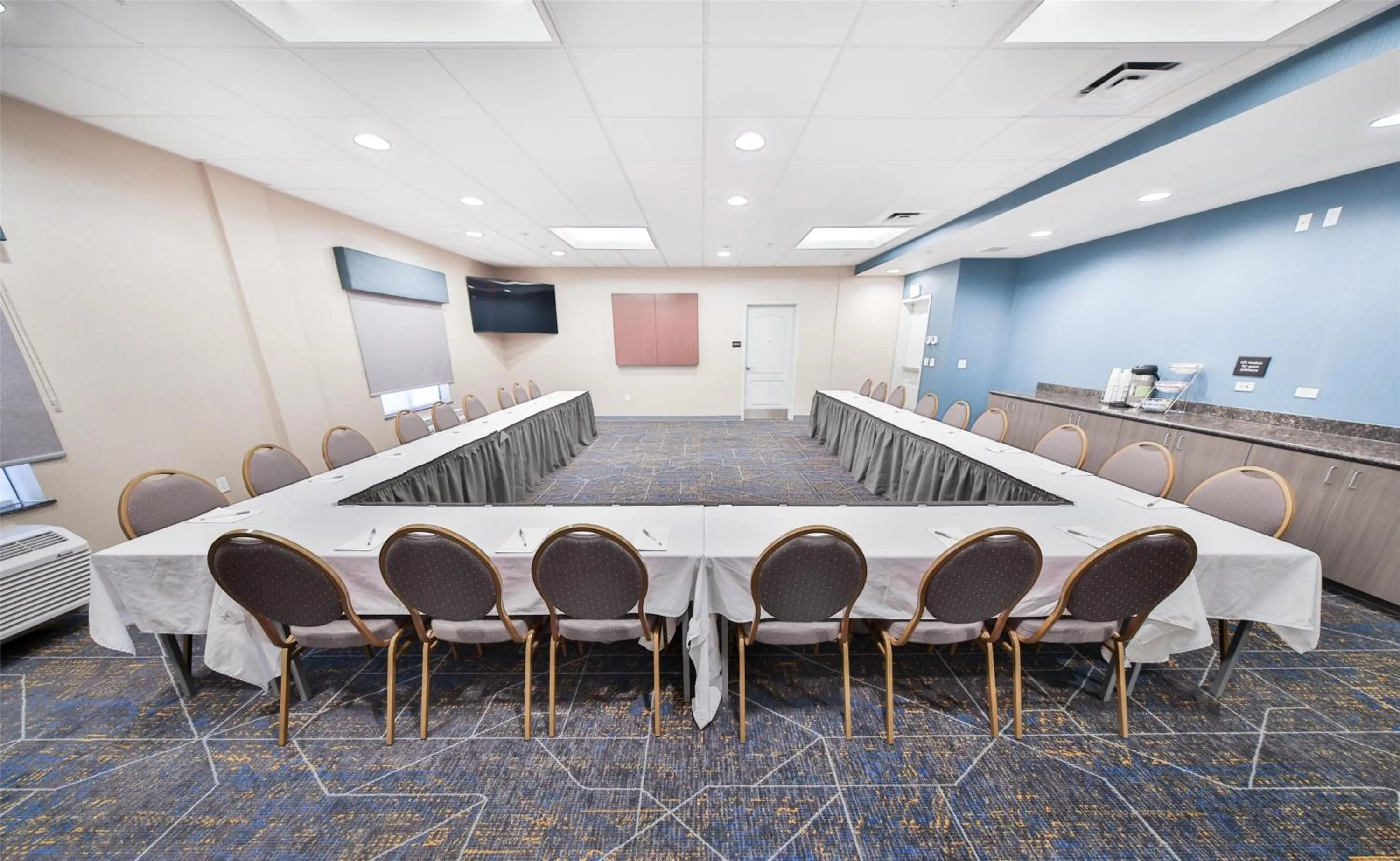 Meeting/conference room in Hampton Inn & Suites by Hilton Seattle/Kent